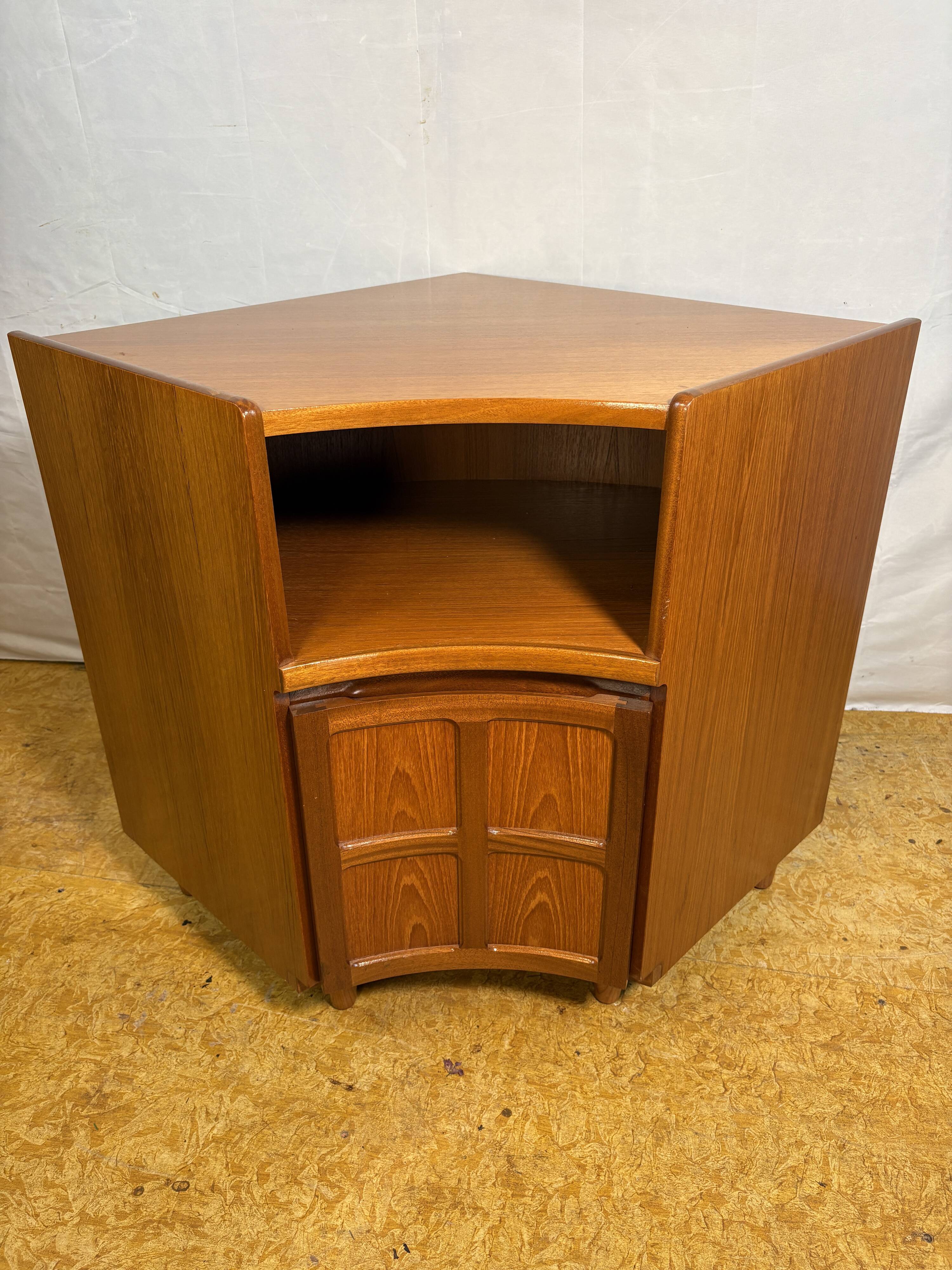 Vintage Nathan Teak Corner Cabinet (c. 1960s–1970s) – Mid-Century Modern  A