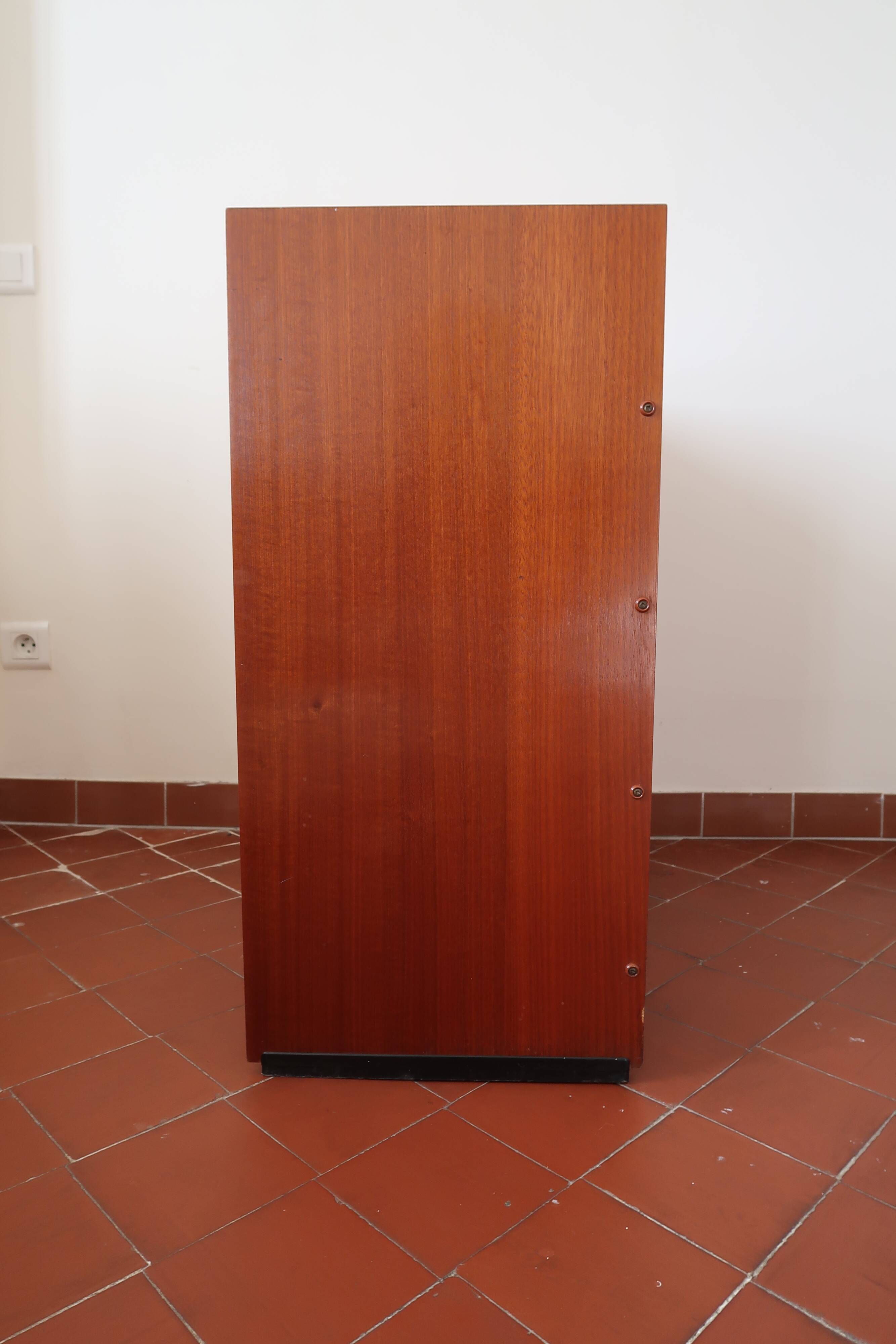 Dresser 1960