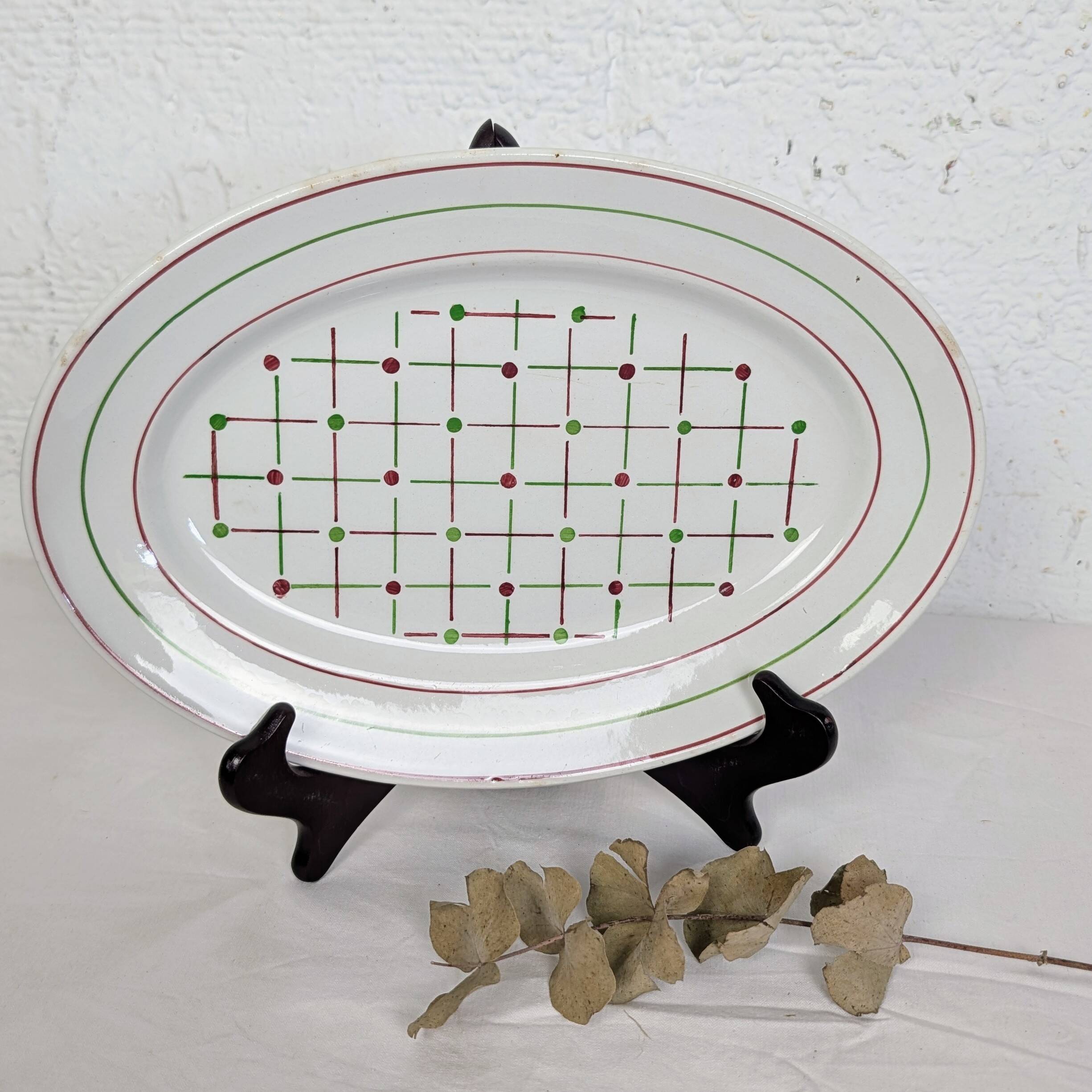 Oval dish in half-porcelain Lunéville model Betty