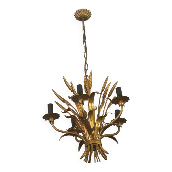 Chandelier en tole en or plaqué en forme de gerbe de blé par Hans Kögl, années 1960. — Beyit
