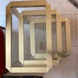 Ensemble de 3 tables d'appoint en métal doré et verre