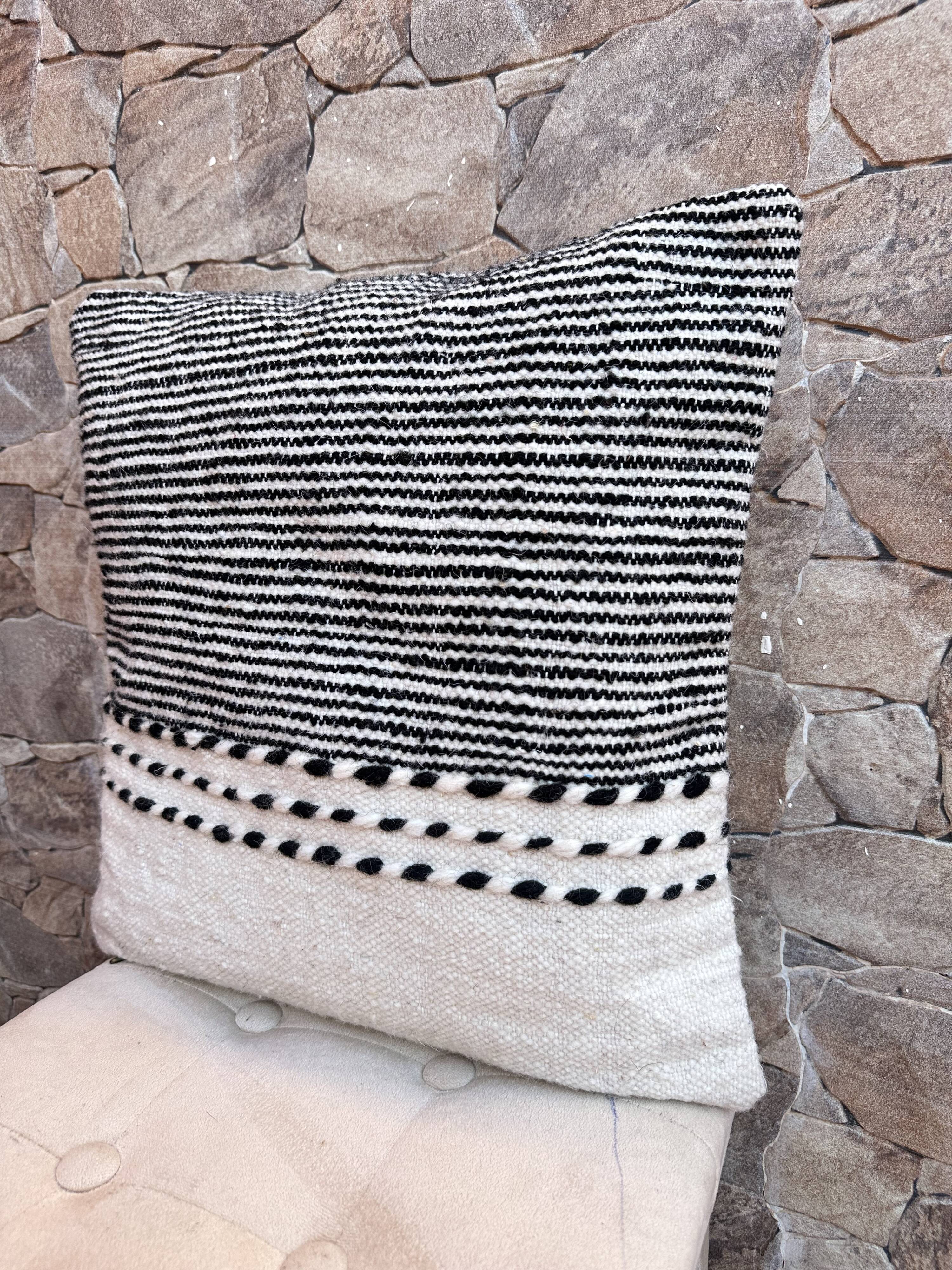 Berber zanafi square cushion cover - handmade - 100% wool and cotton - 45x45cm