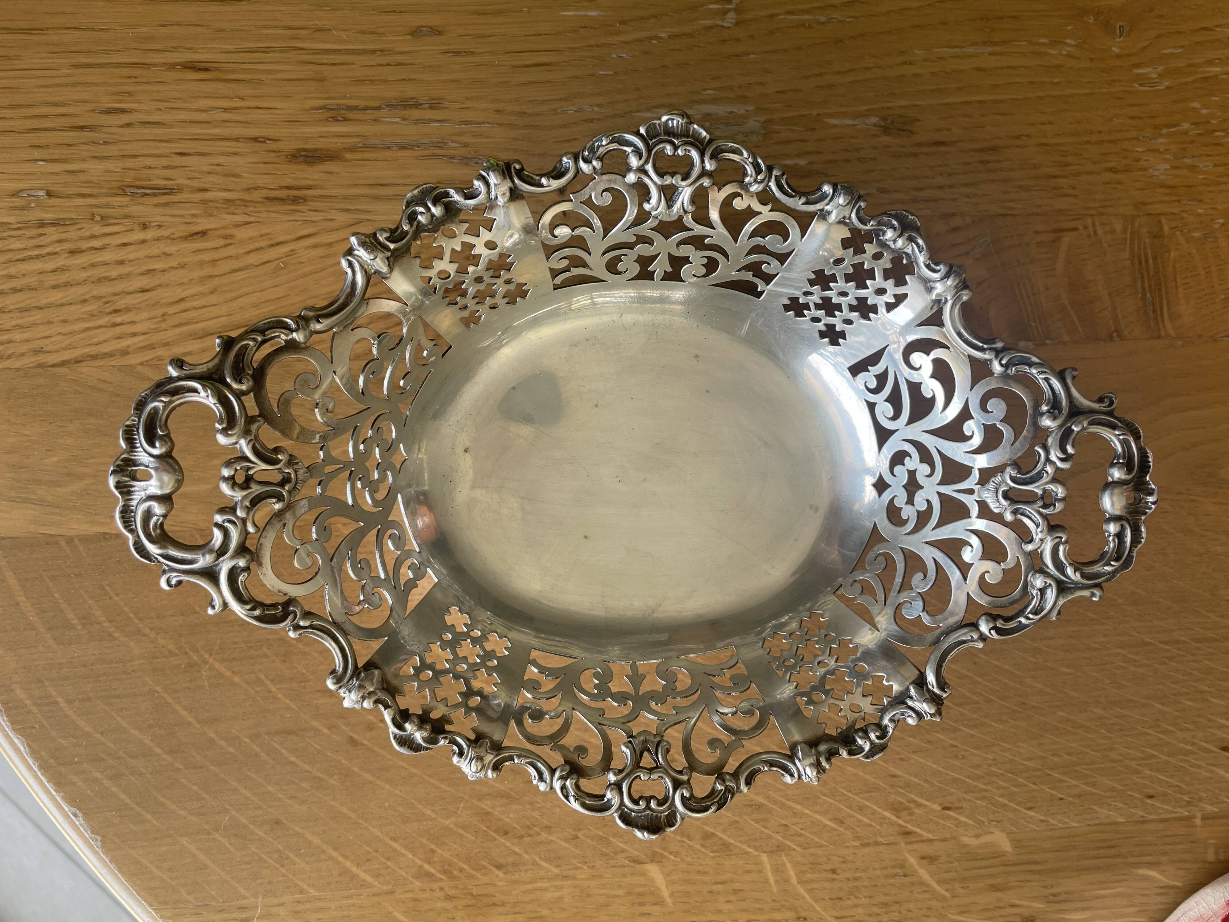 Sterling silver openwork basket – Howard & Co, New York, circa 1890