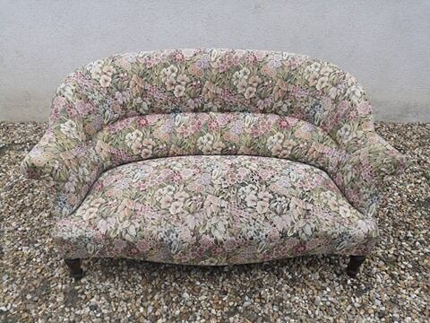 Vintage toad bench sofa with flowers