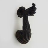 Ancien heurtoir de porte griffon en fonte, XIXème