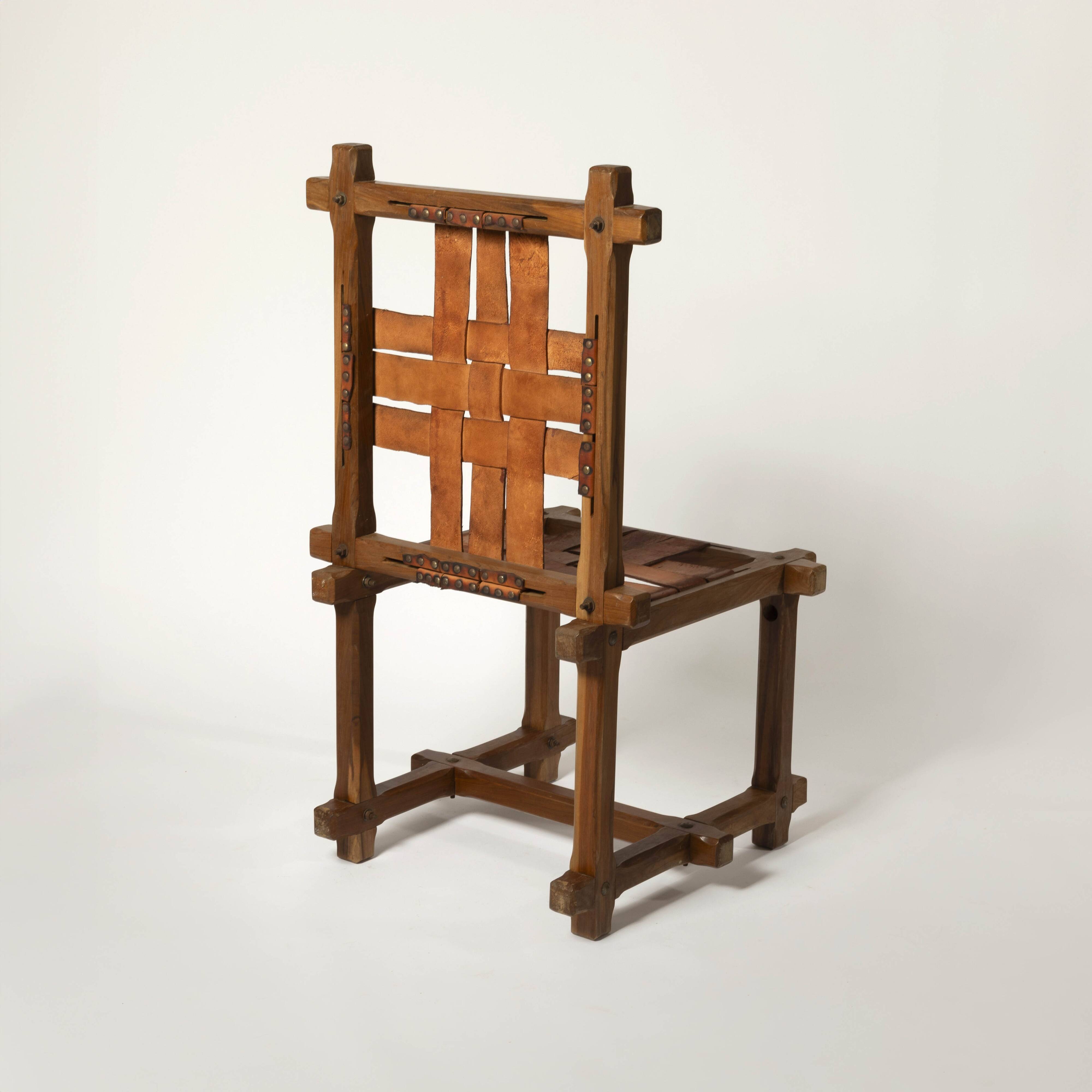 Ensemble de 6 chaises brutalistes uniques en teck et cuir