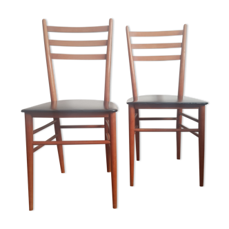 Set of 2 vintage wooden and skai chairs