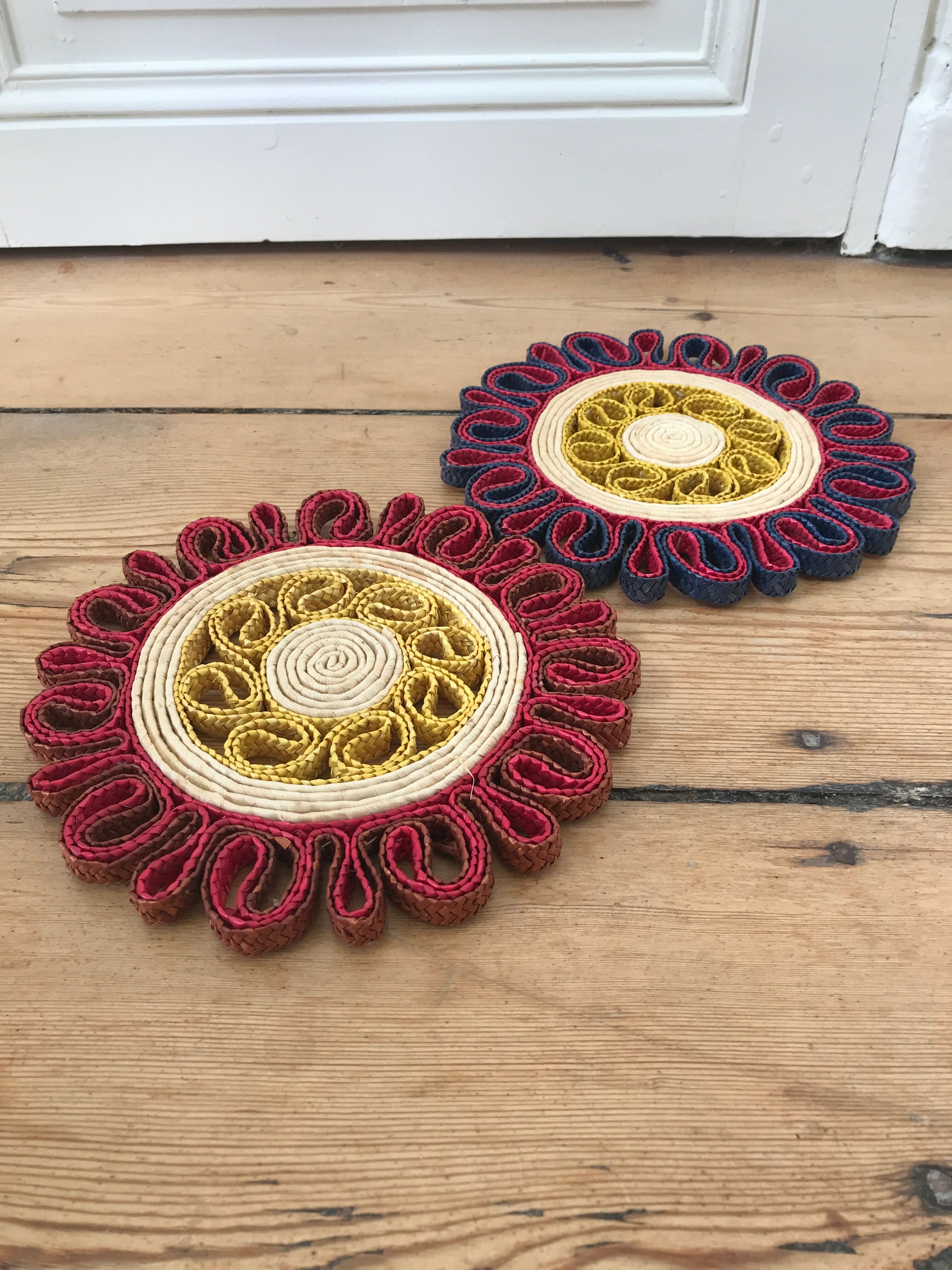 Set of 2 natural braided round underbody year 70