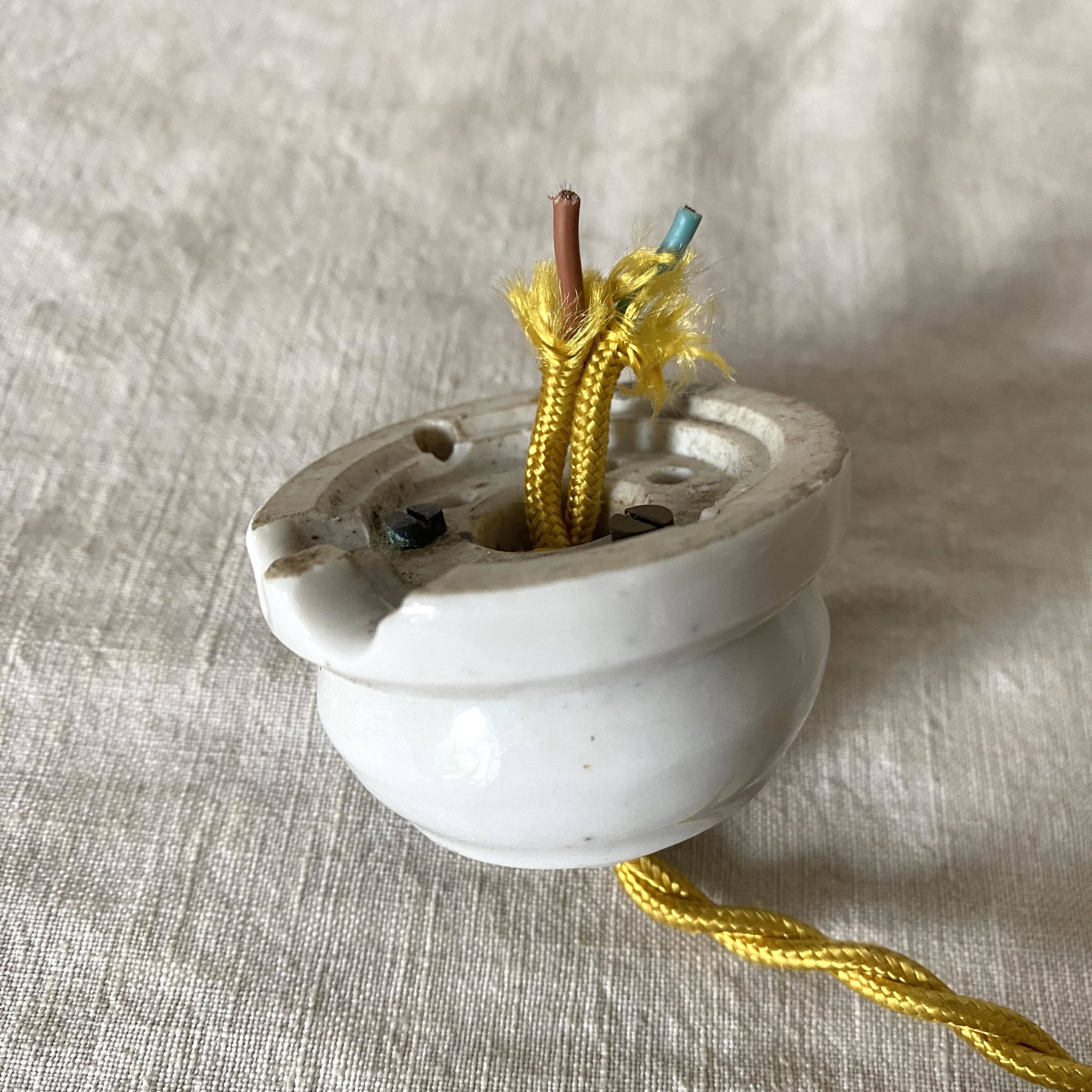 Complete rise and fall in porcelain