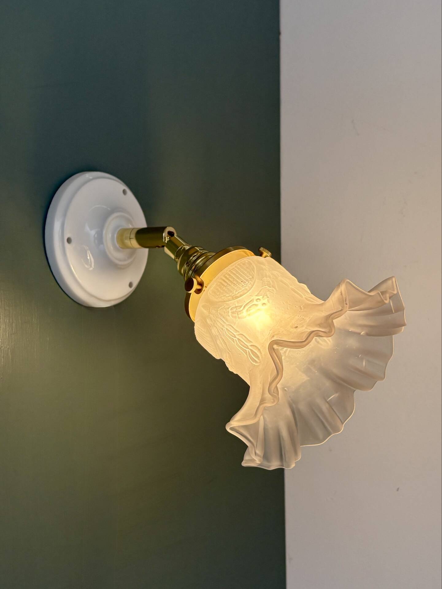 Vintage frosted glass tulip wall light