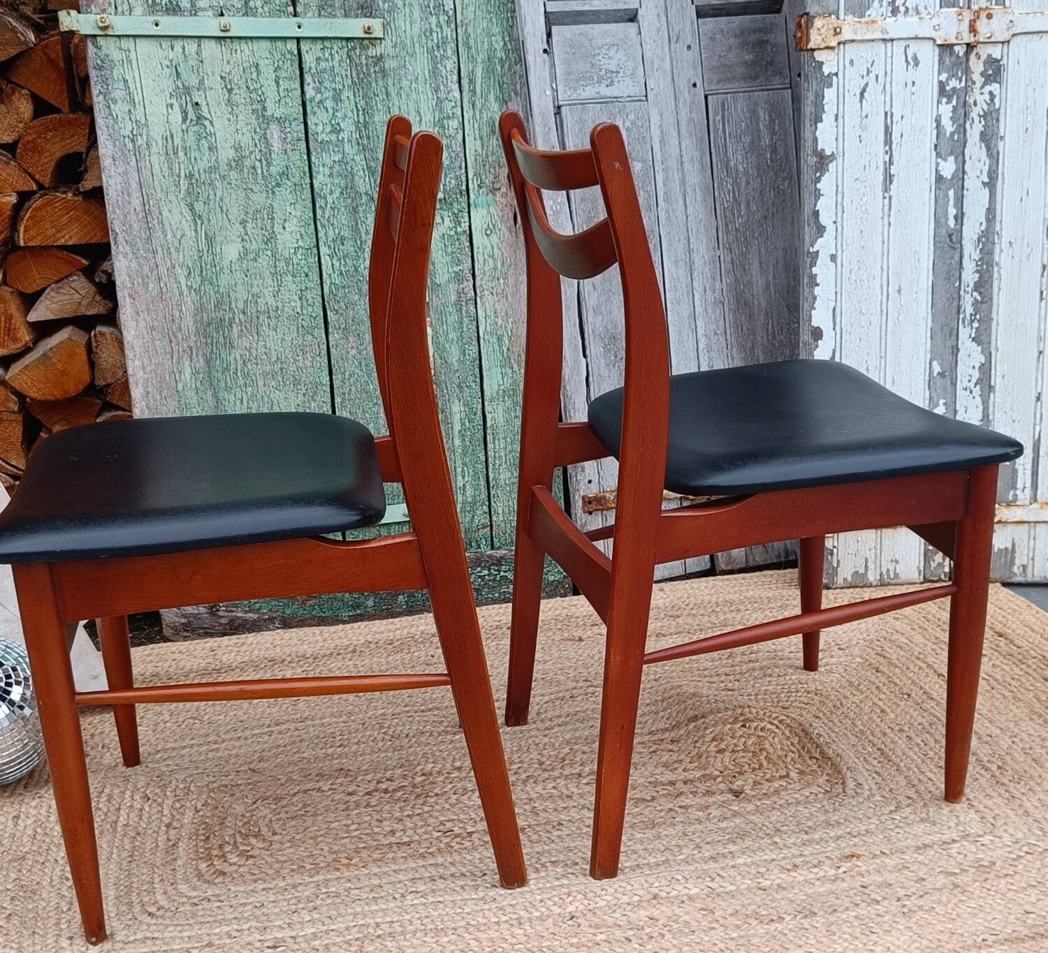 Scandinavian chairs, compass foot, skai