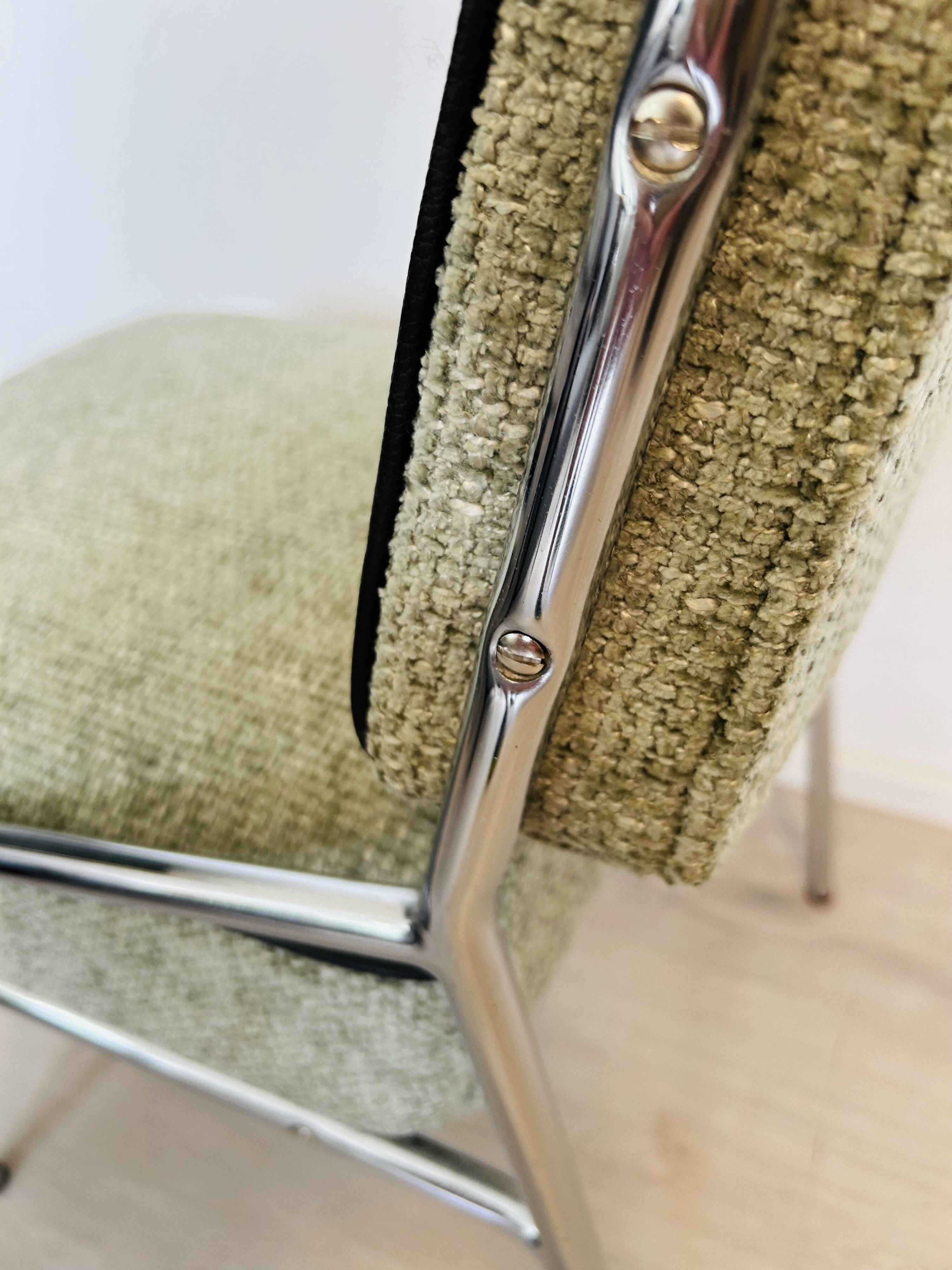 Chaise de salle à manger chromée Bauhaus de Hongrie, années 1960