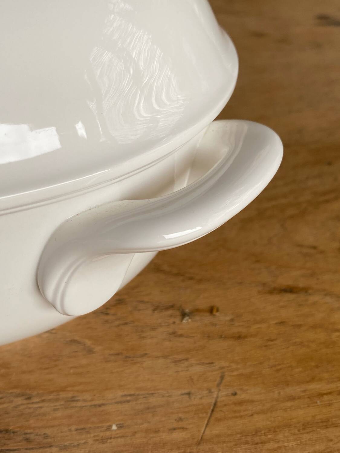 Royal Canterbury Anna fine bone china tureen or dish