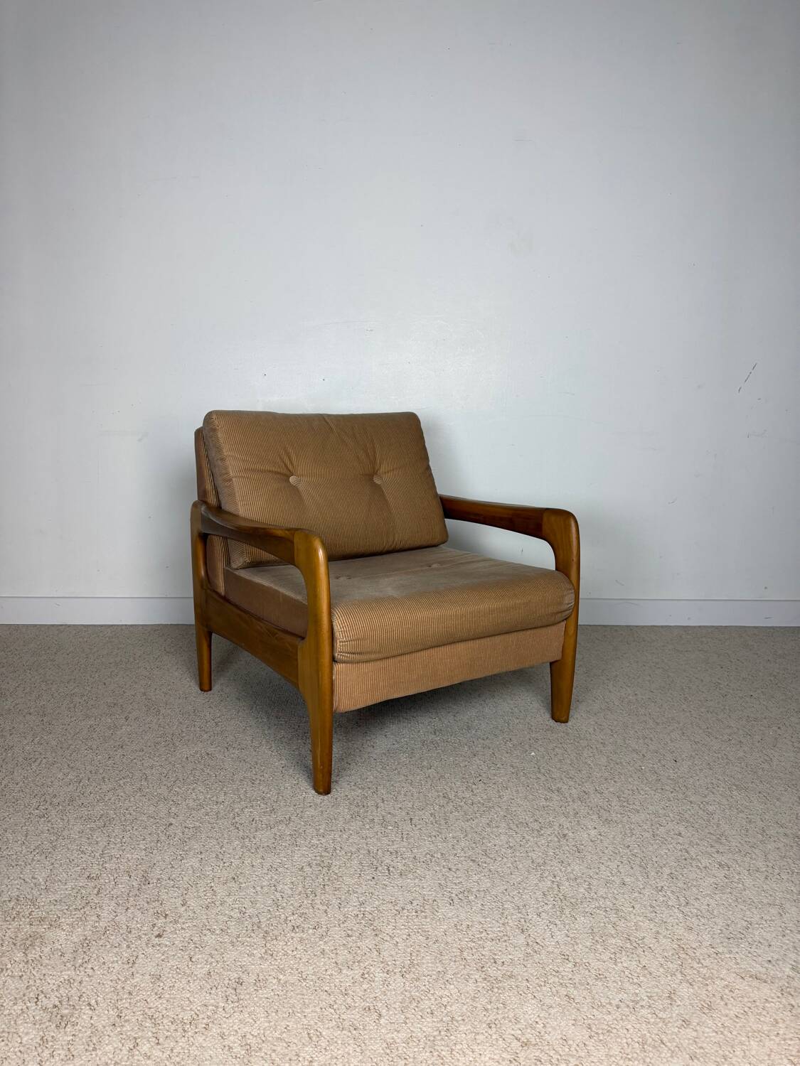 Vintage armchair – 1980s – Beige corduroy