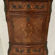 Louis XV style lady's secretary in light wood marquetry, 20th century.