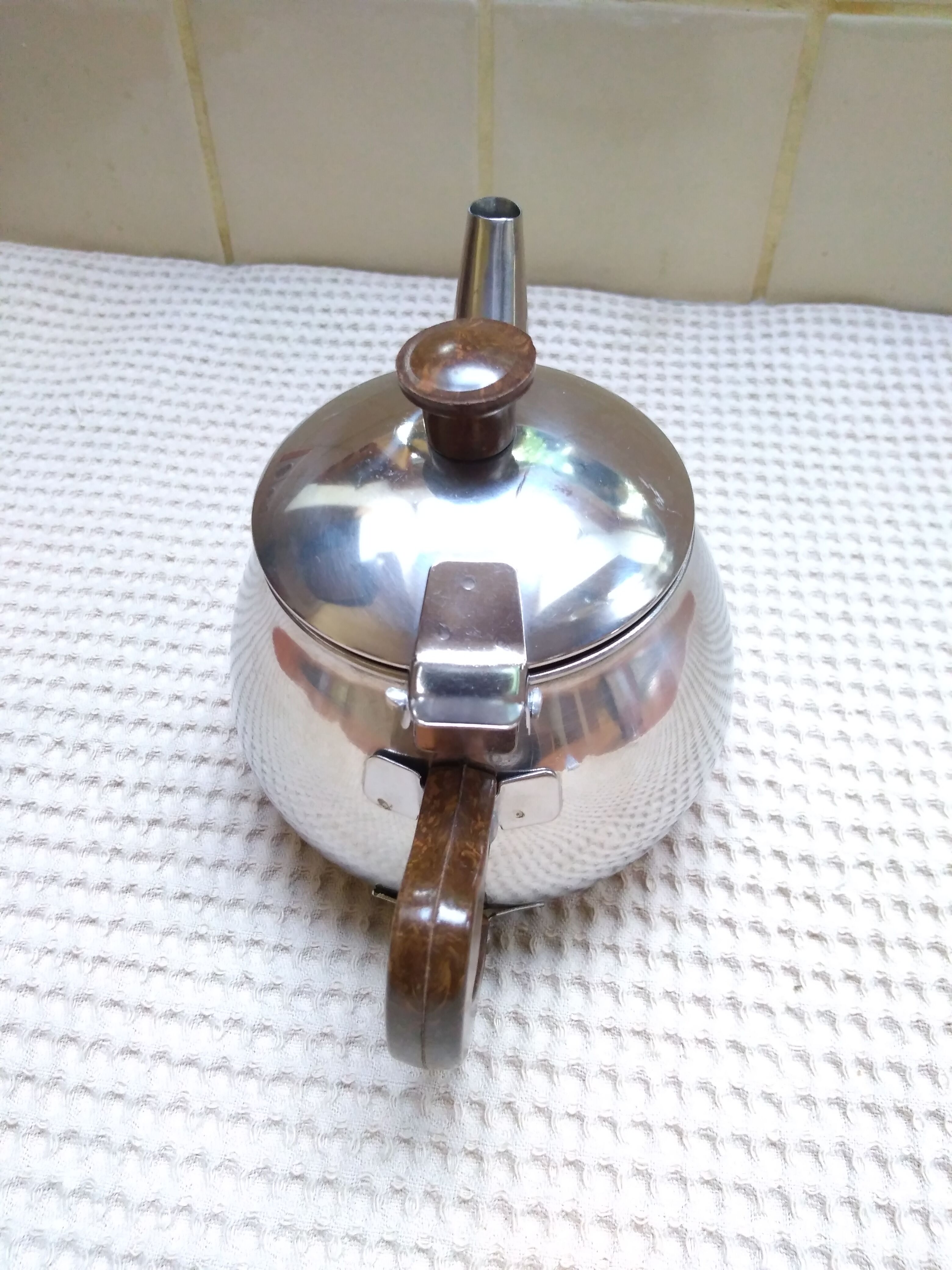 Stainless individual teapot