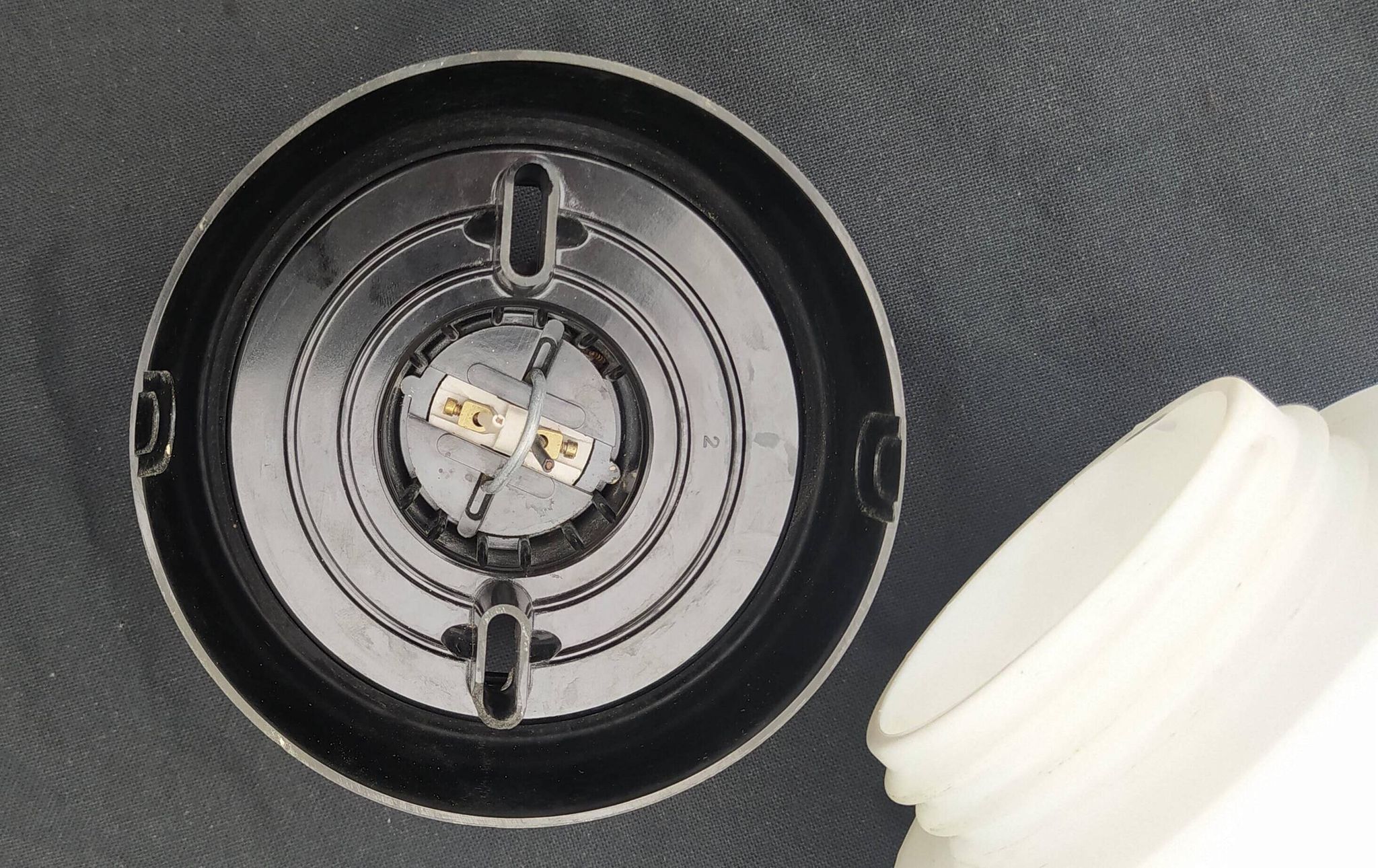 Plafonnier Philips ogive opaline mate