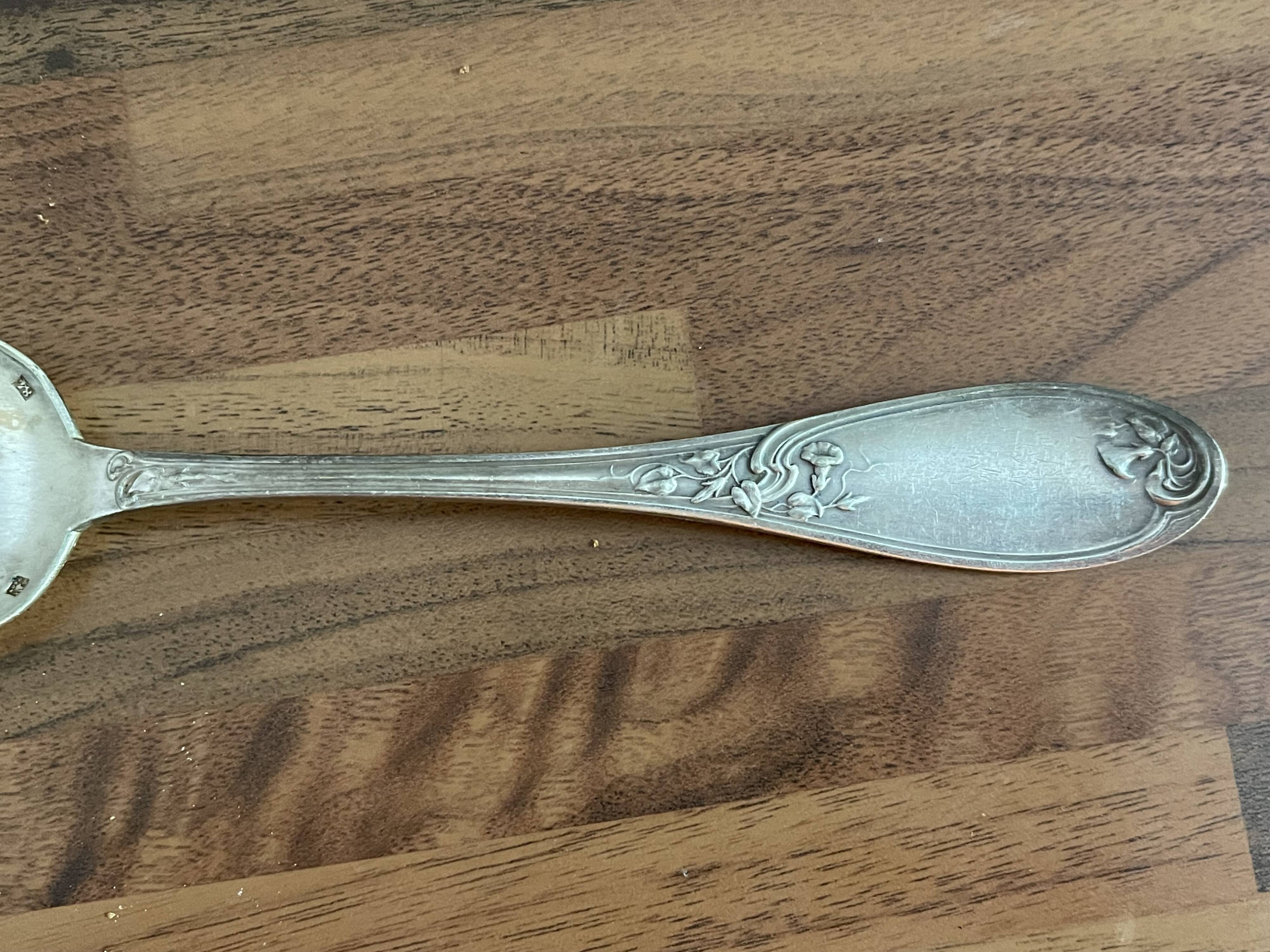 Set of 11 silver-plated metal soup spoons 84g