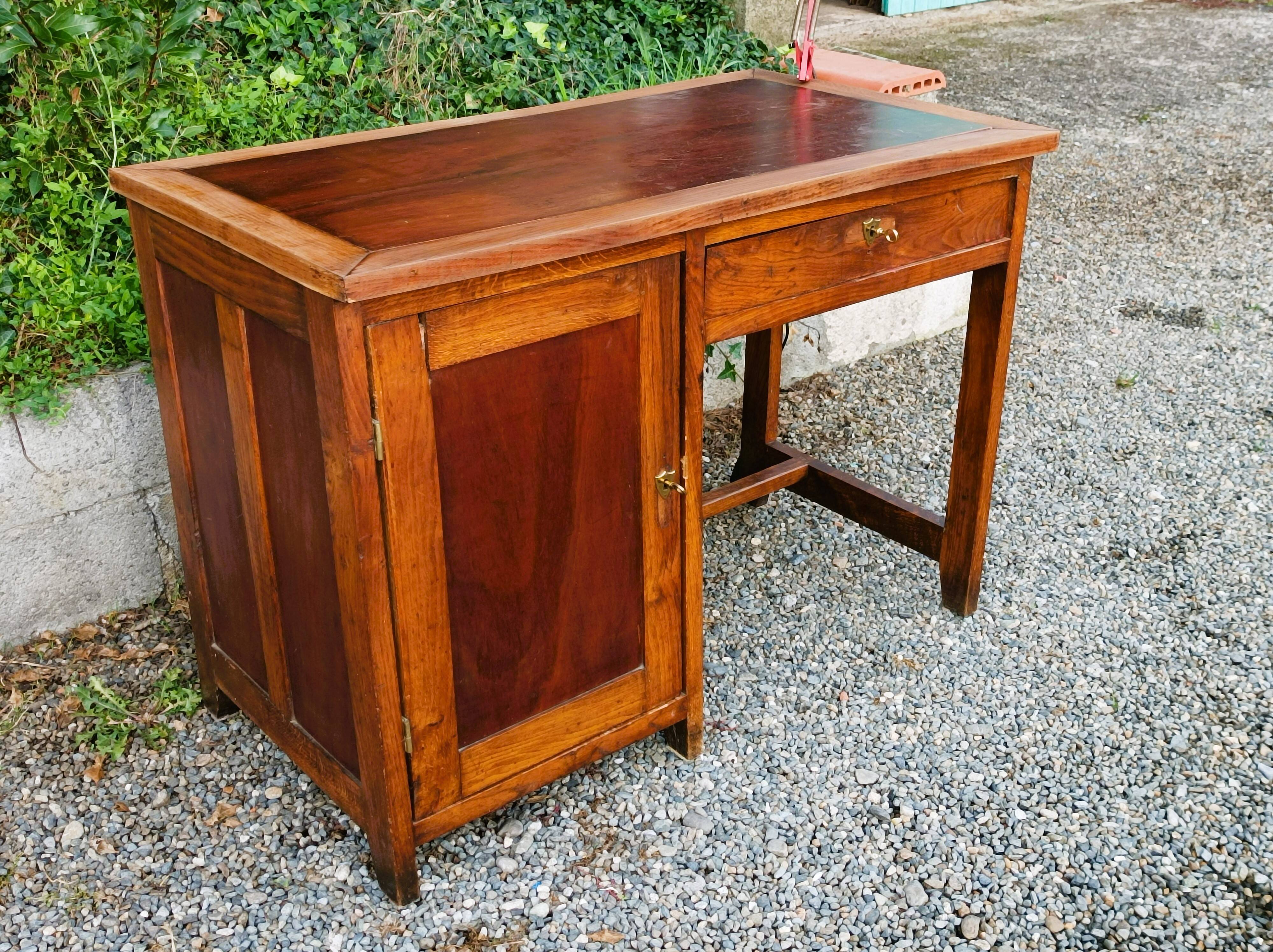 70s desk and articulated lamp