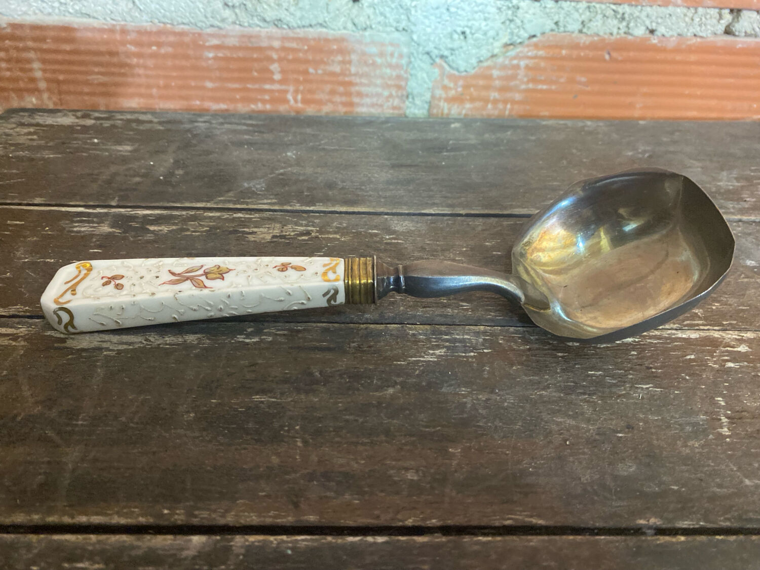 Cuillère de Service Louche Ancienne Metal Argenté + Manche Porcelaine