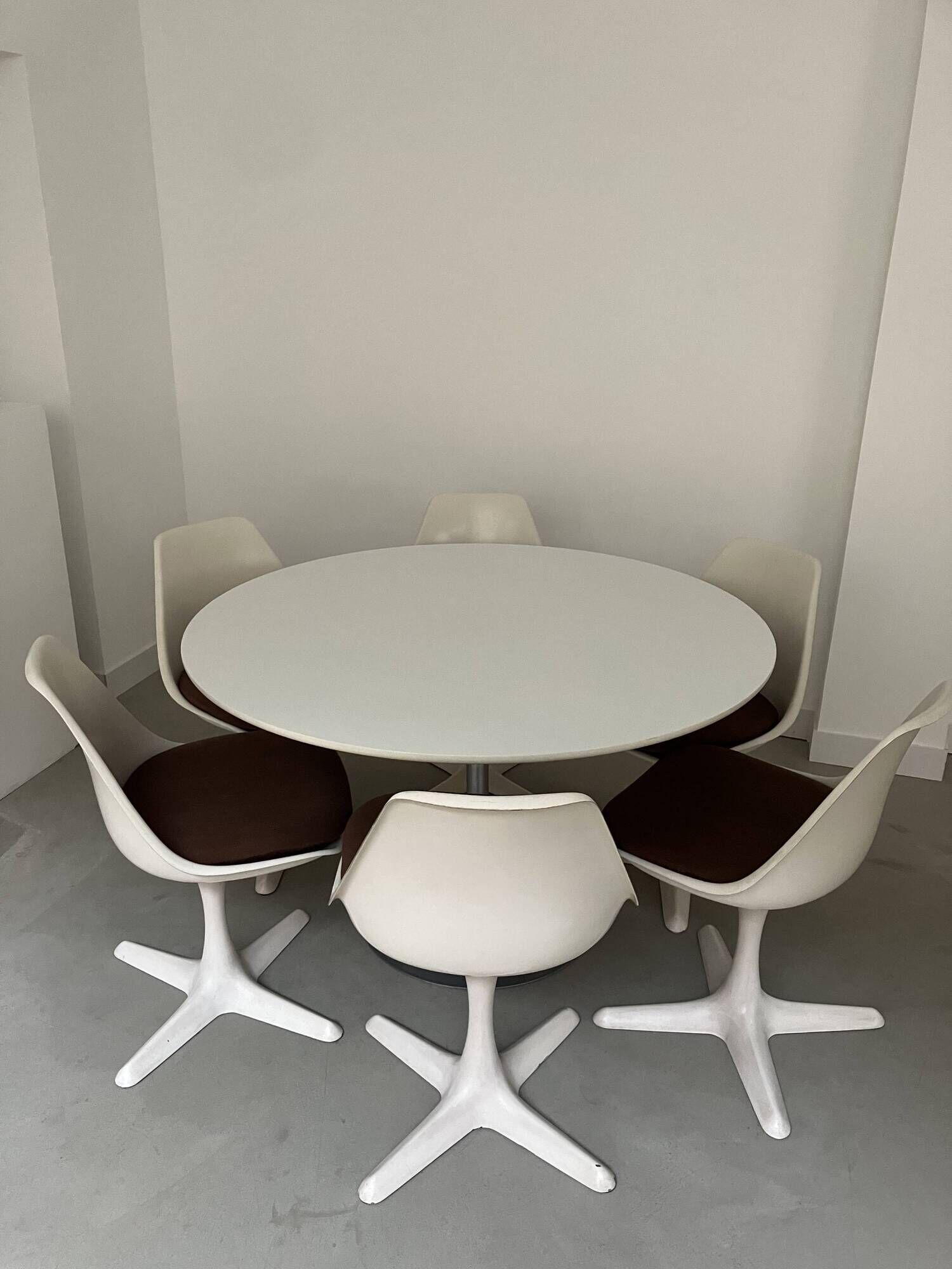 Arkana dining table + 6 chairs Roche Bobois