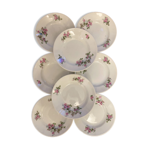 8 assiettes à potage