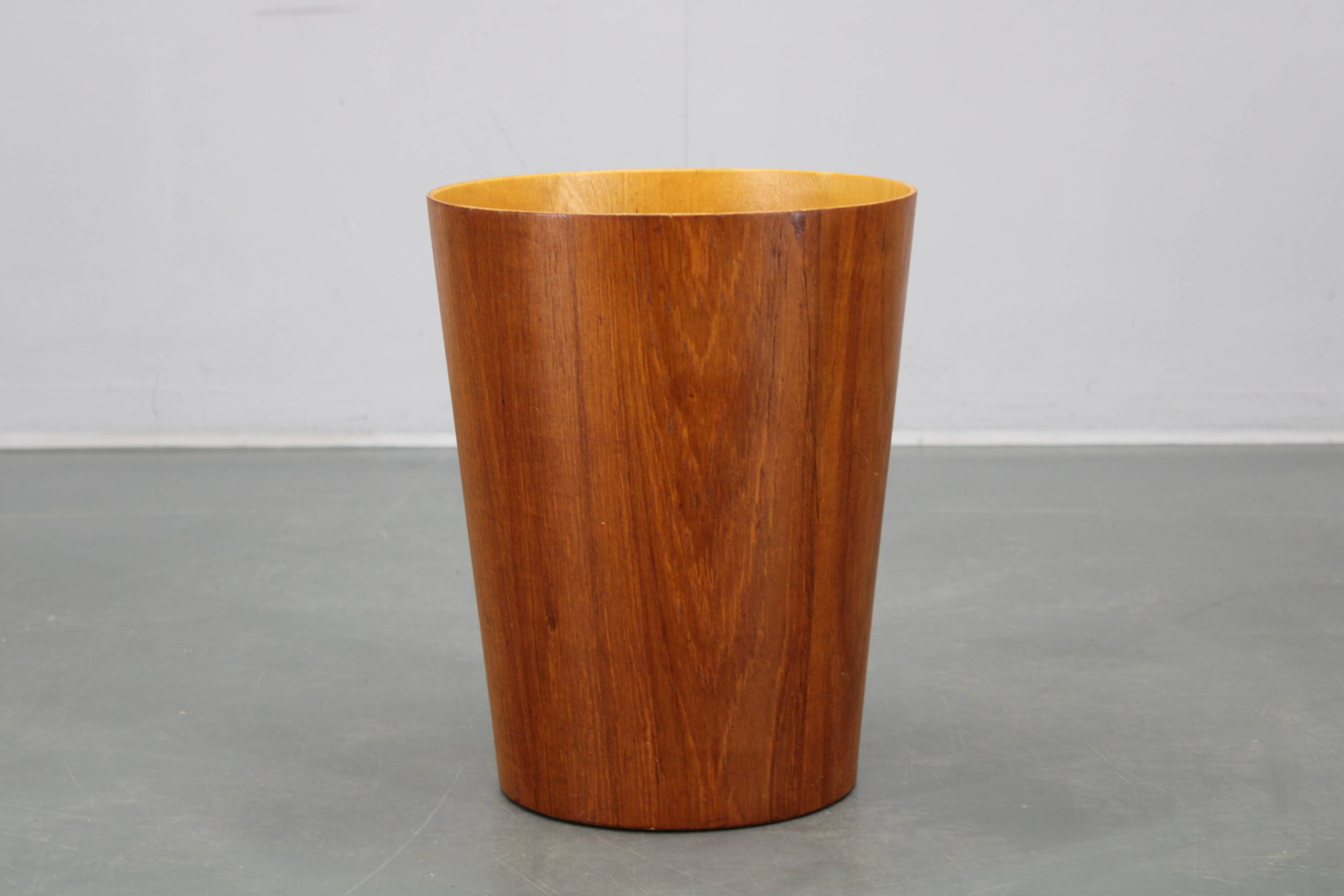 Panier en papier en teck suédois des années 1960, conçu par Martin Åberg pour Servex.