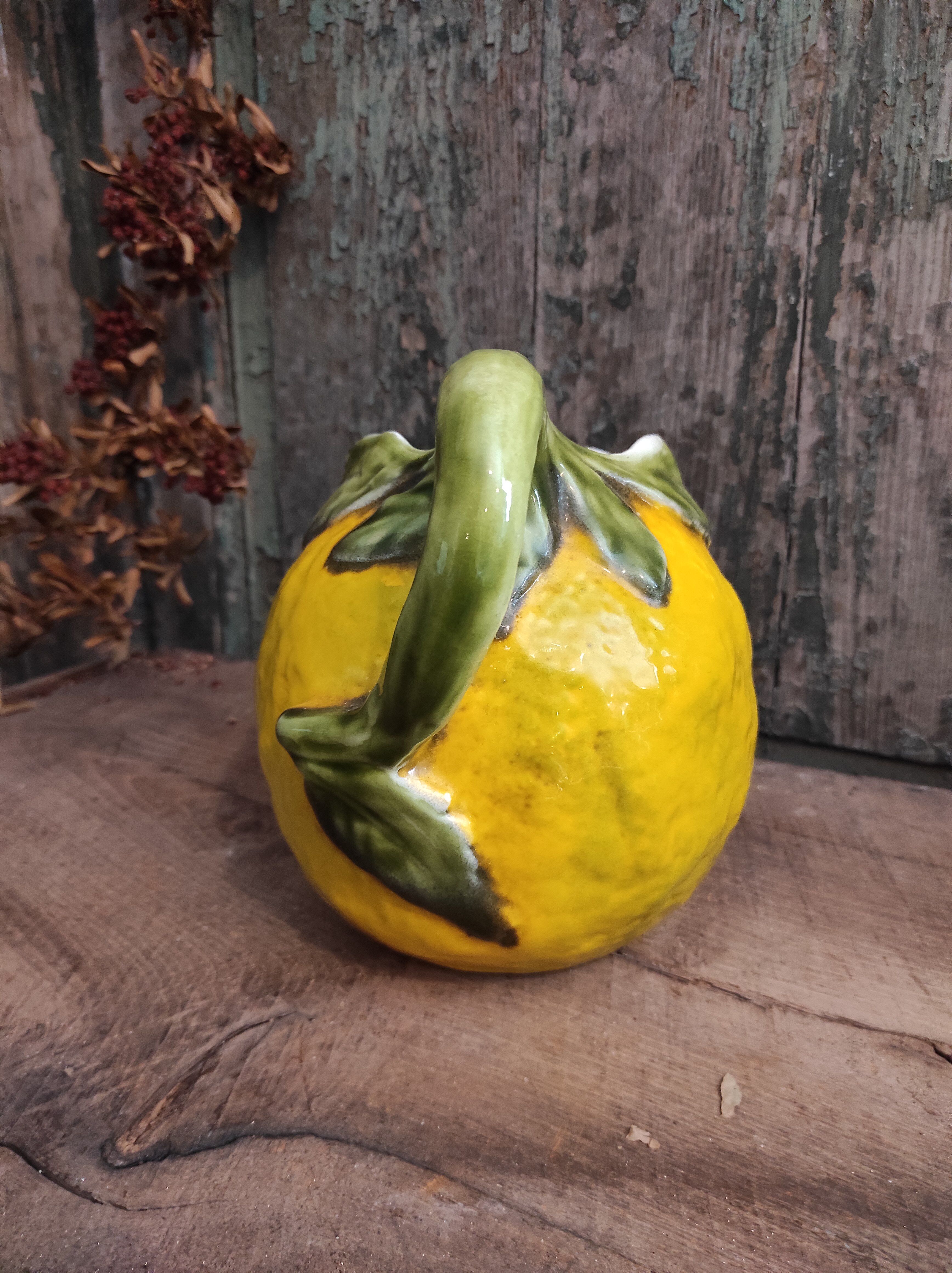 Cruche d’eau vintage en forme de citron