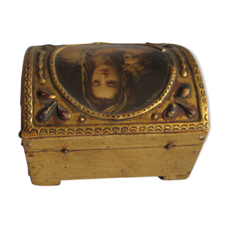 Jewelry box