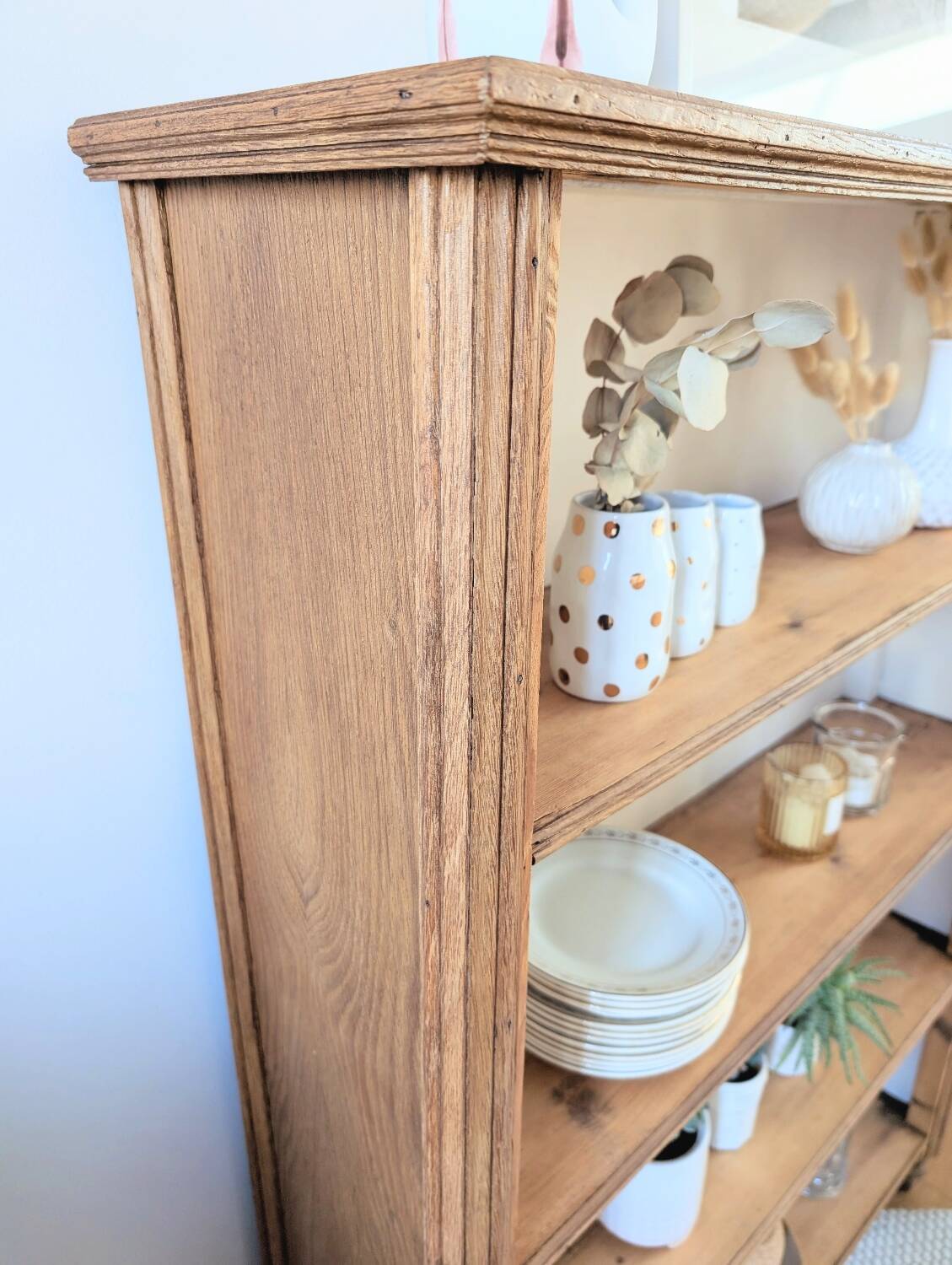 Retro chic wooden shelf