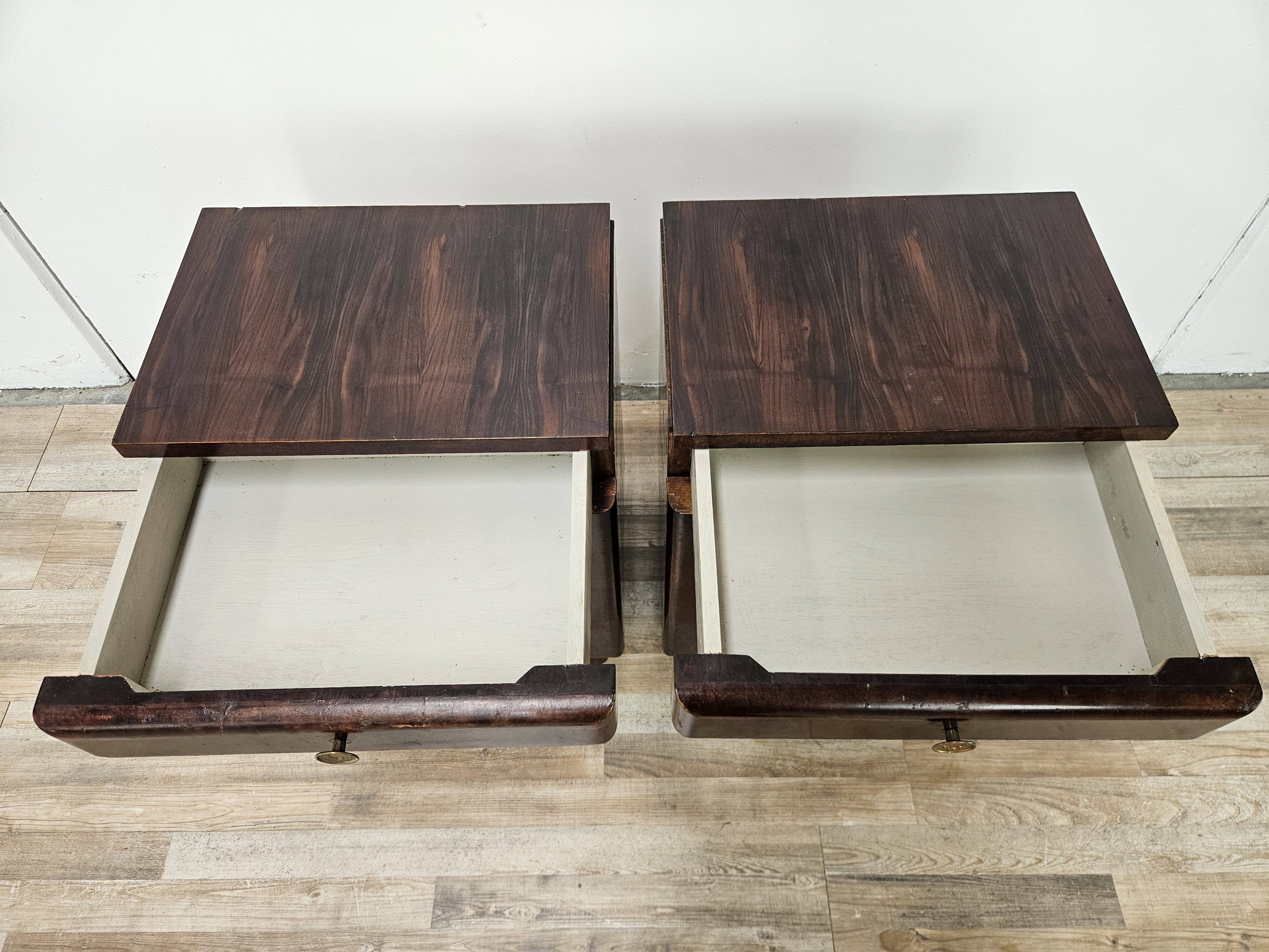 Tables de chevet Art Déco en noyer flammé
