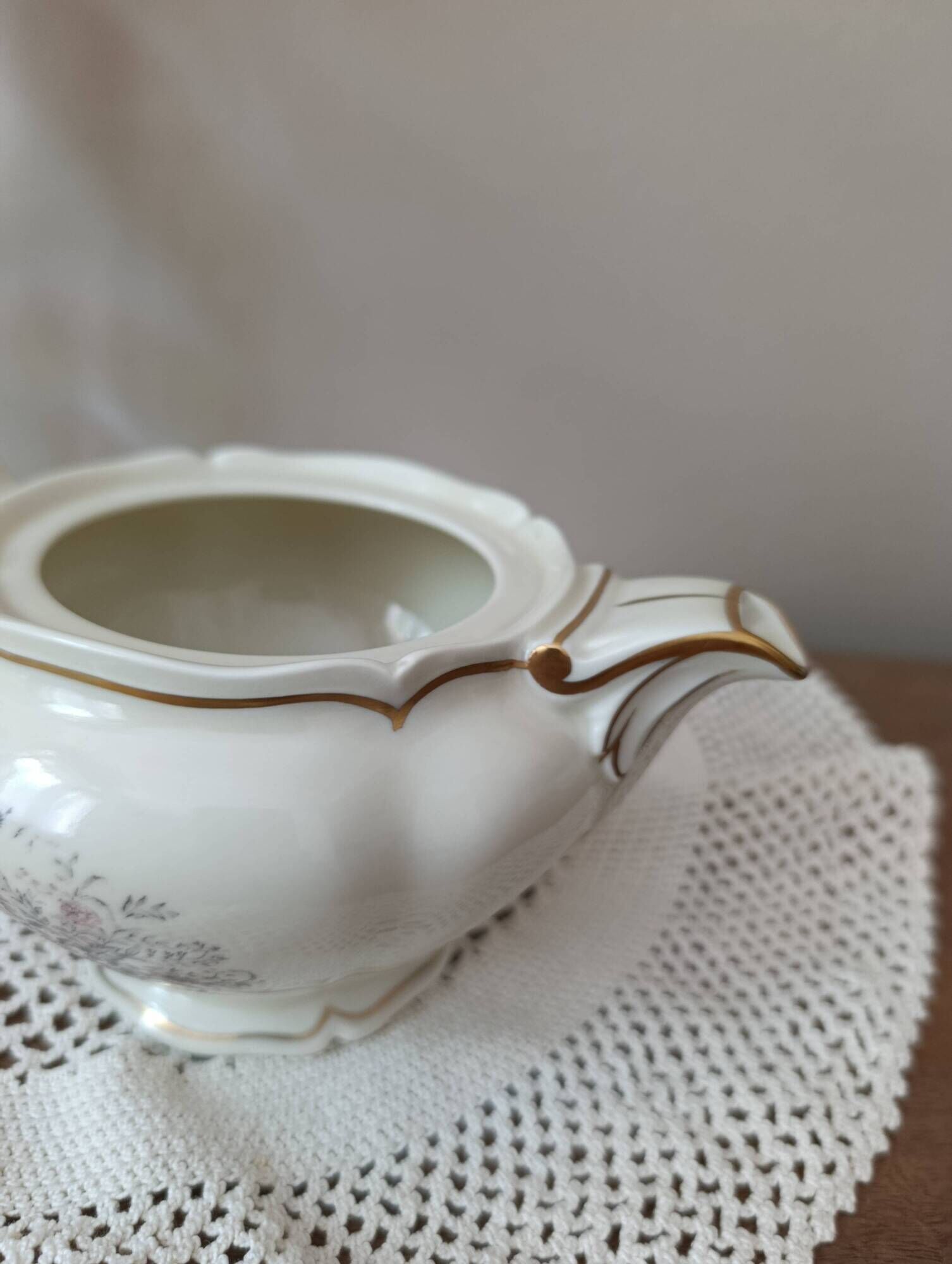 Porcelain teapot with floral and gold decoration, Old Royal Manufacture