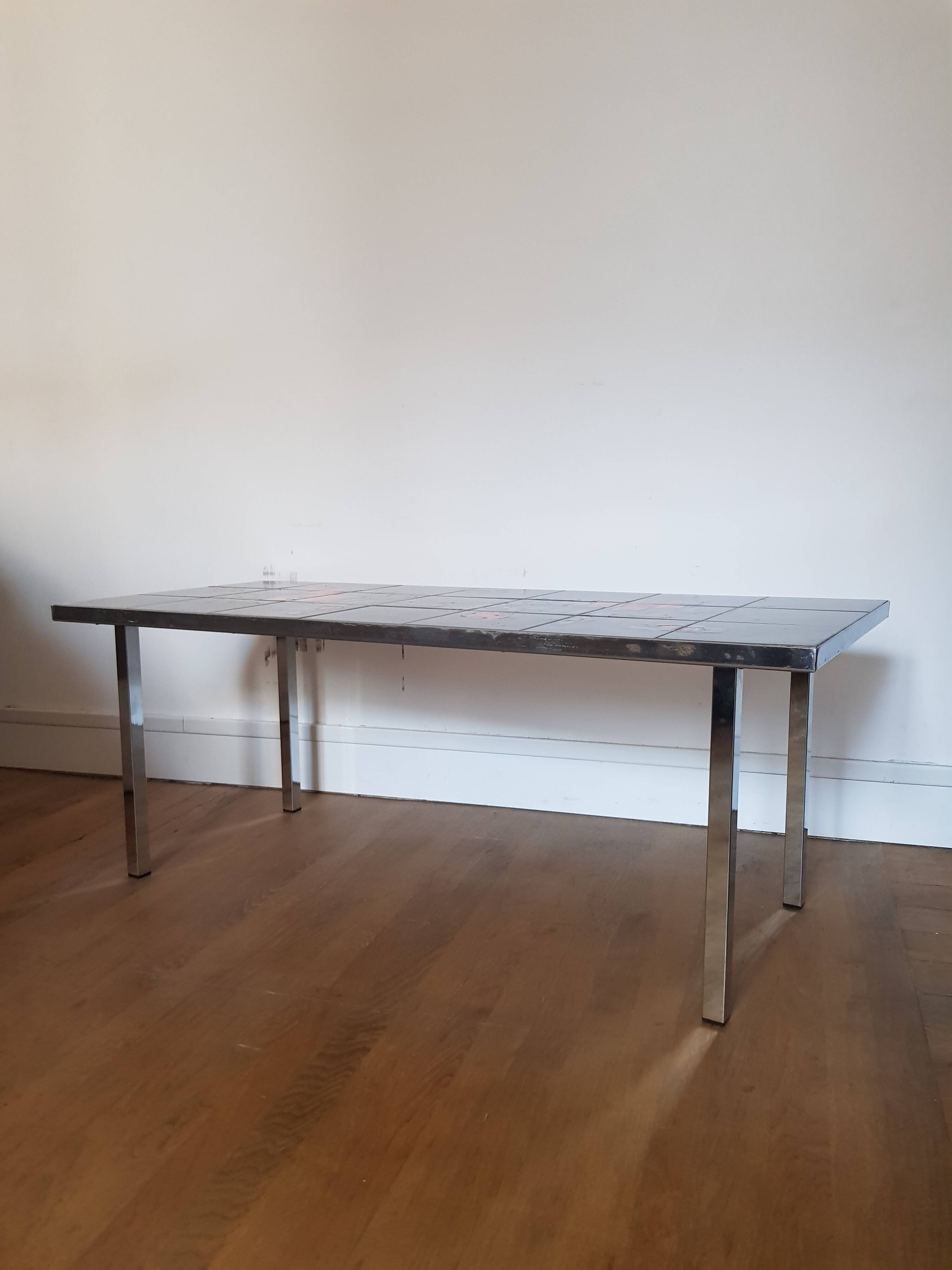 Ceramic coffee table by Adri