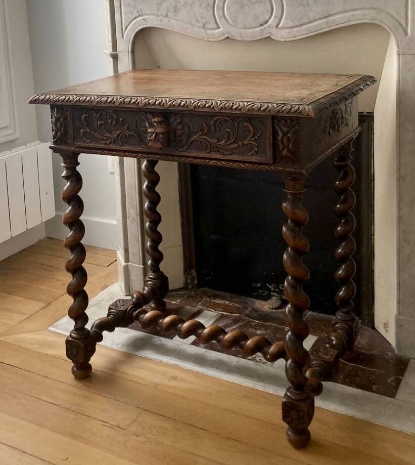 Louis XIII walnut desk – 19th century