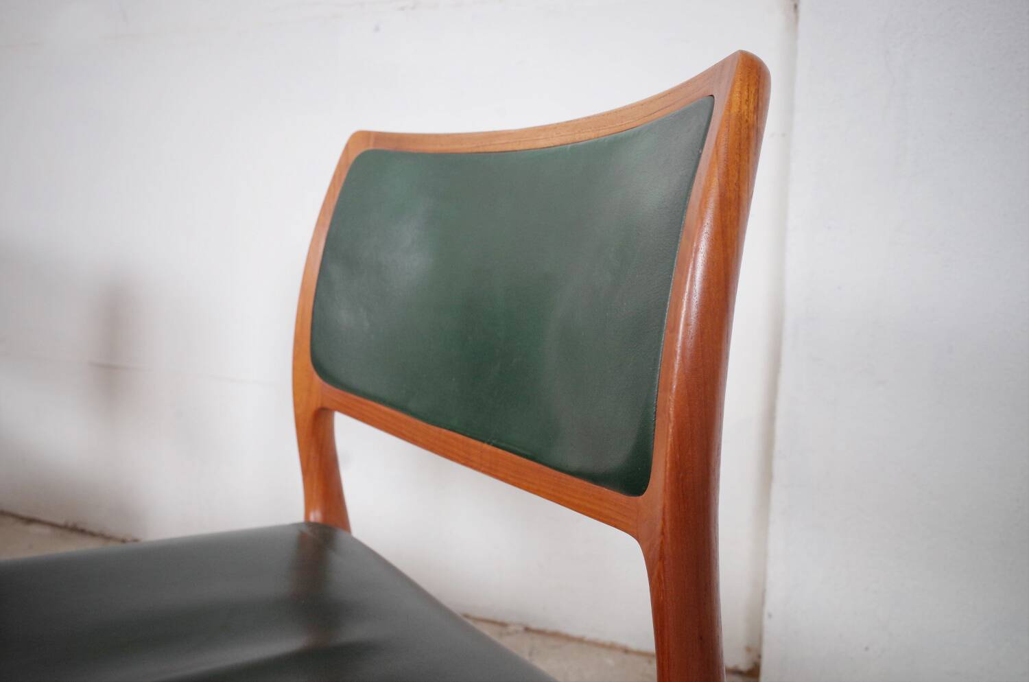 3 x chaises Niels Møller modèle 80