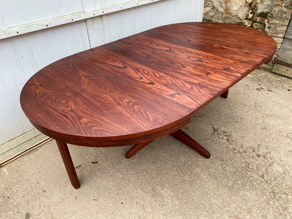 Scandinavian extendable round table in teak lg 115 to 205cm an60