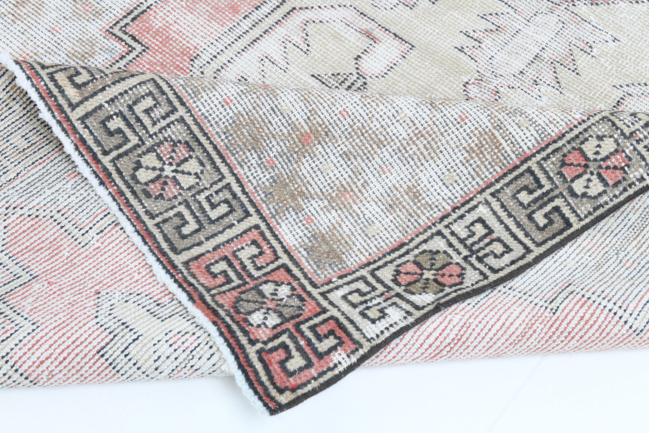 4x9 handmade distressed wool vintage rug 267x129cm