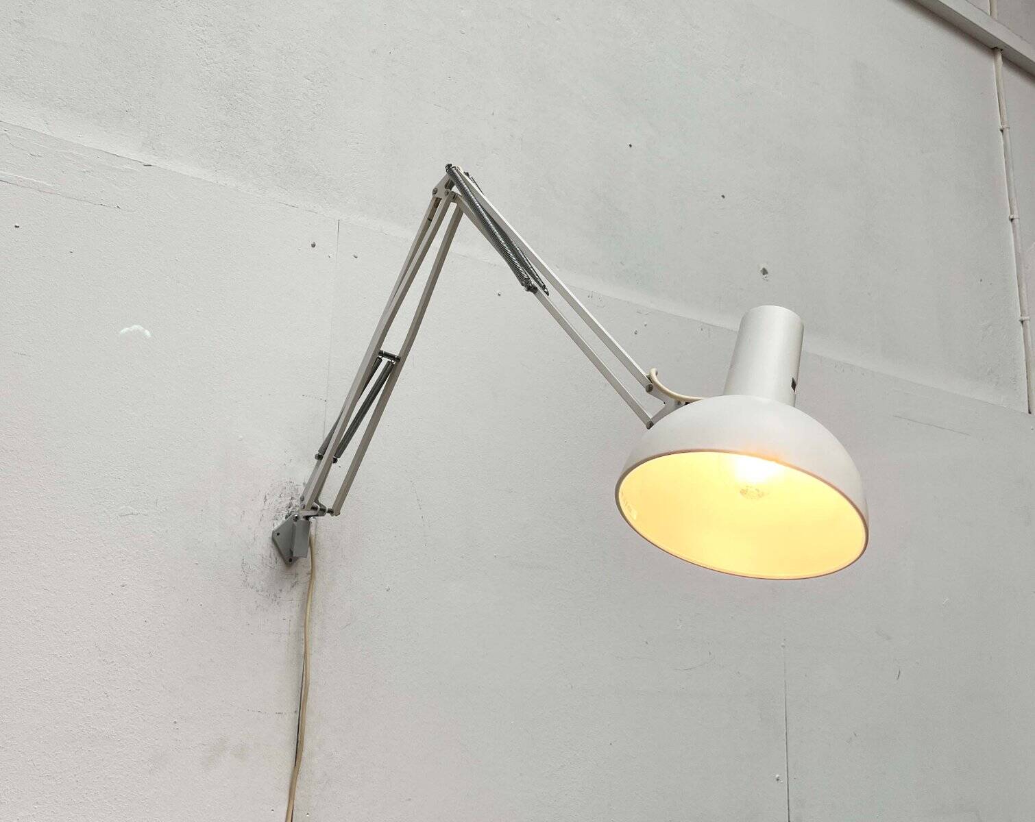 Mid-Century Modern It Task Wall Lamp from Louis Poulsen, 1970s