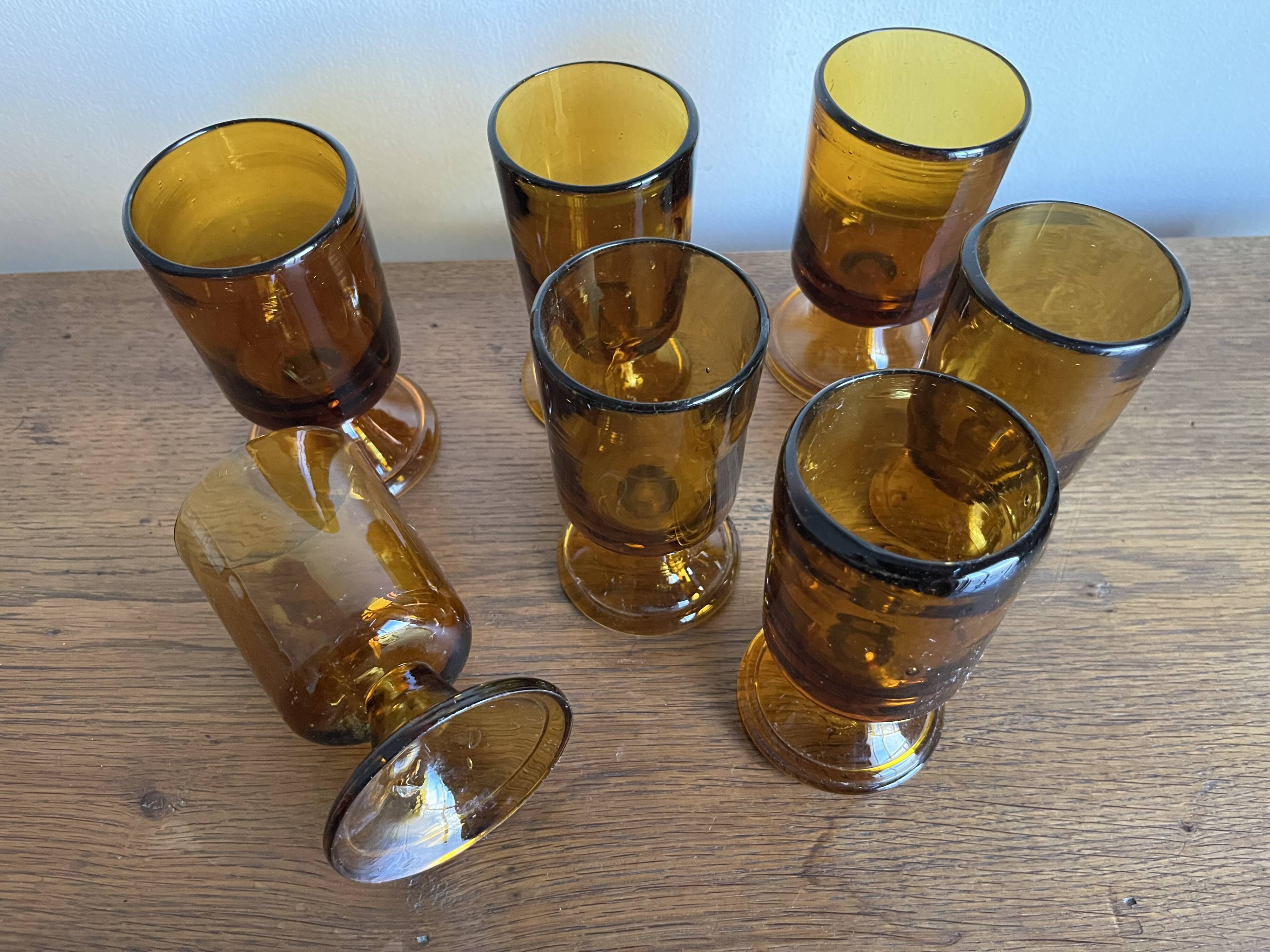 set of 7 tulip foot roller glasses Ibiza 1970 in large irregular glass