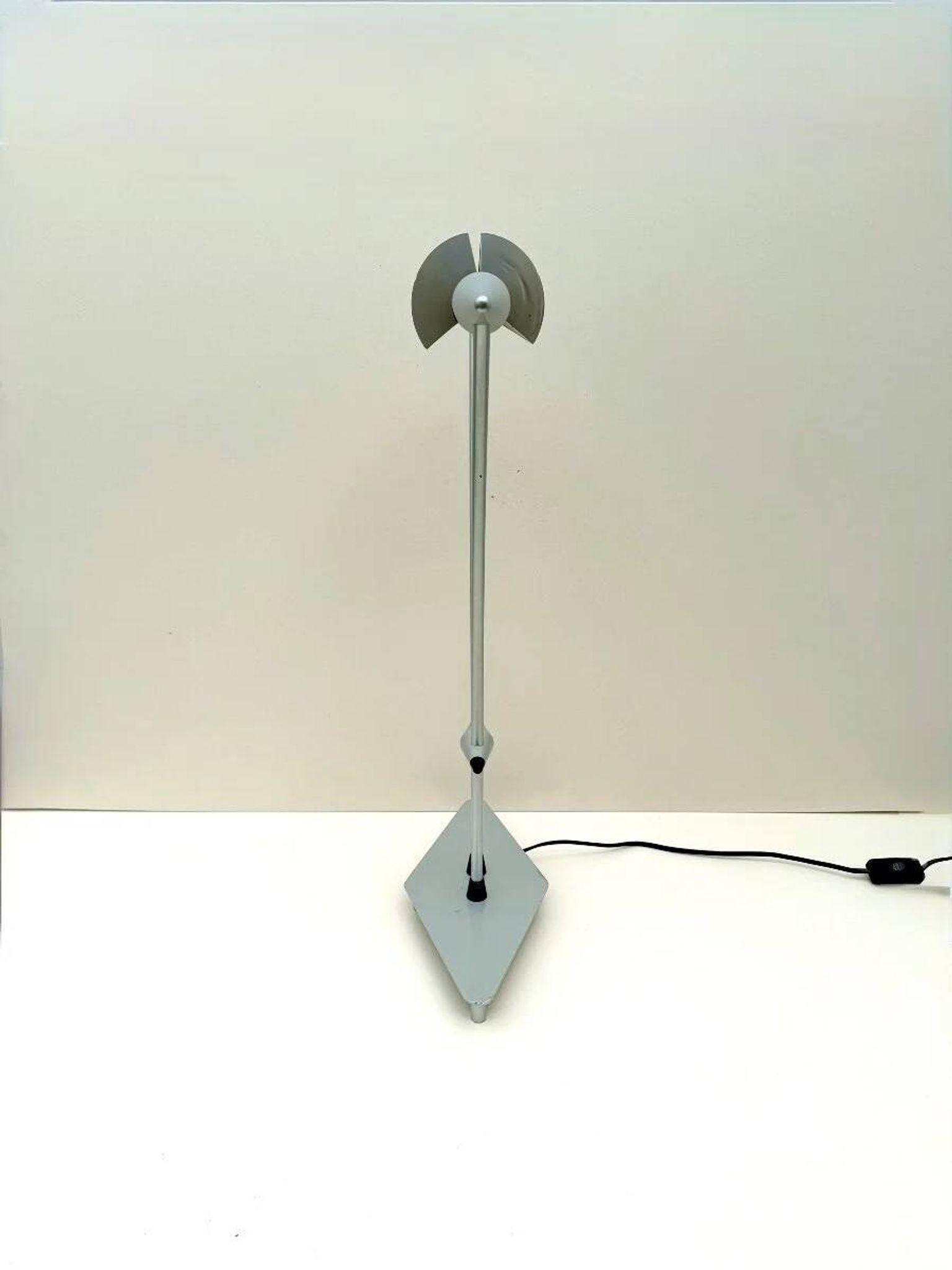 "Plume" lamp by Frans Schrofer for Scopelight Holland in metal, 1980.