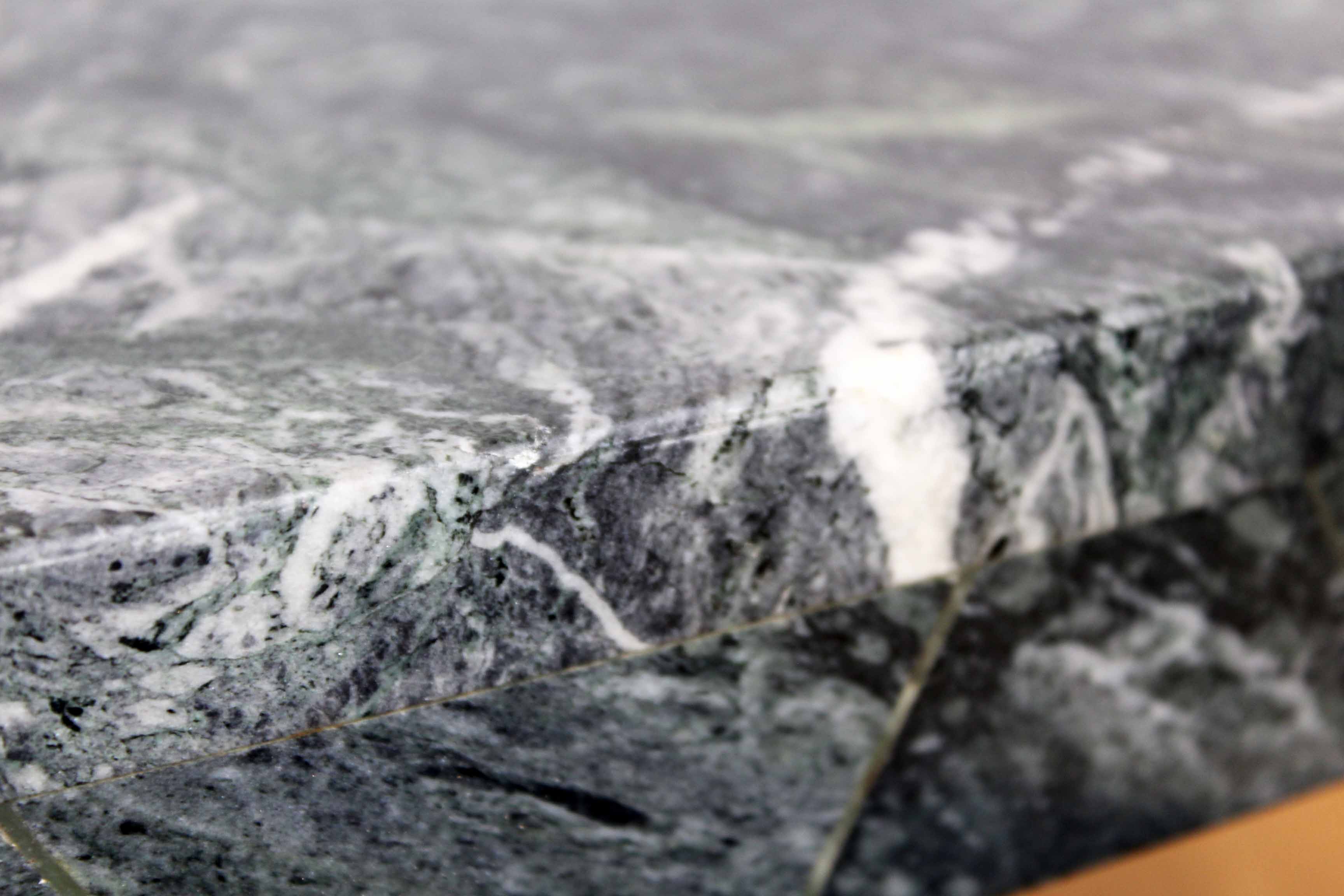 Oval coffee table in 70s green marble