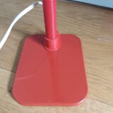 Flexible articulated desk lamp