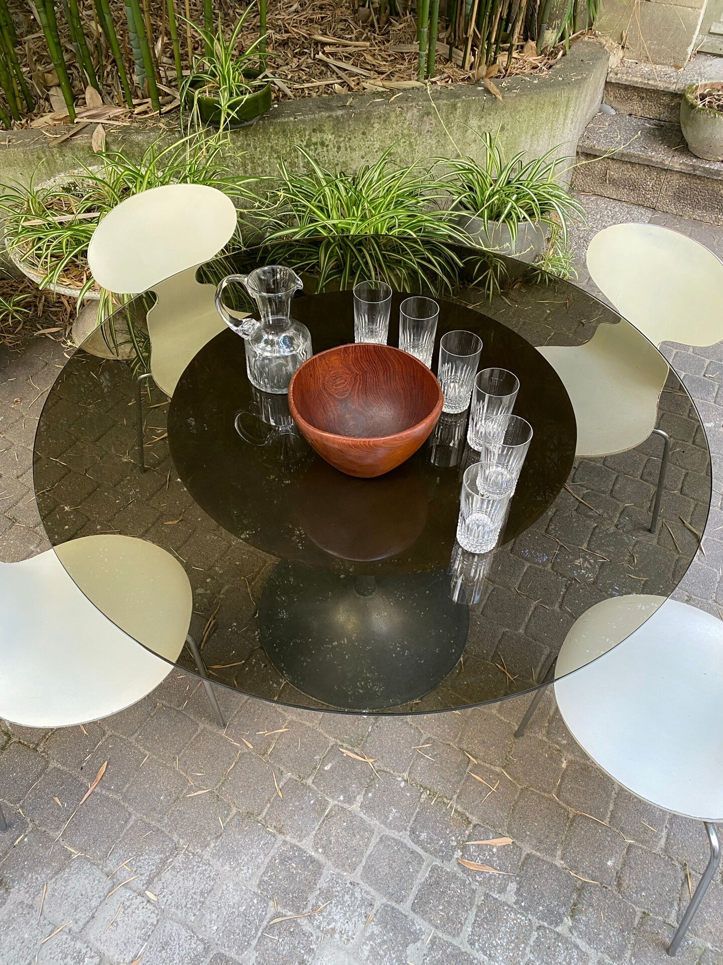 Tulip table