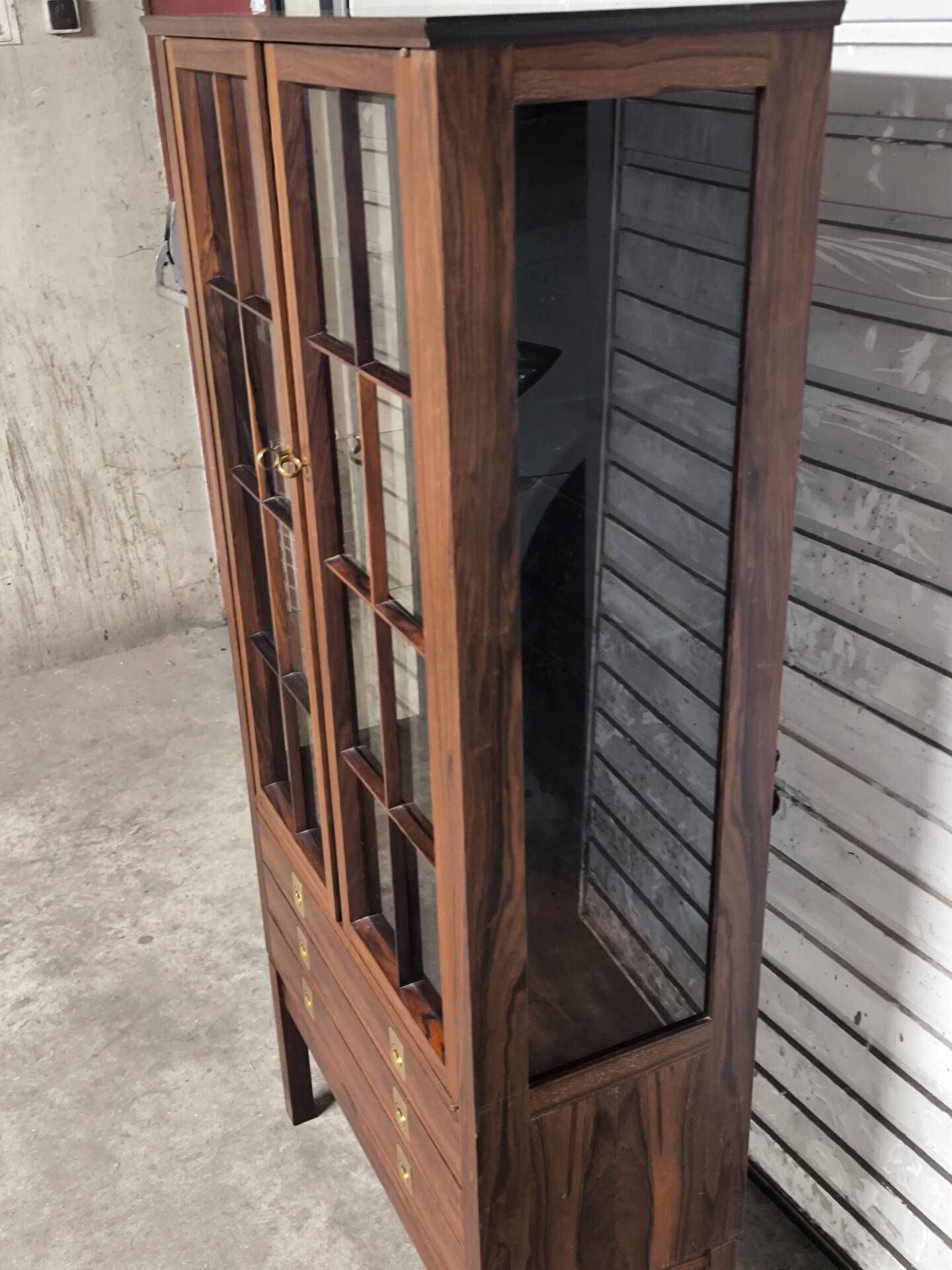 Vintage 1960s Scandinavian display cabinet in rosewood.