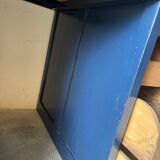 Old office from the 80s repainted in blue