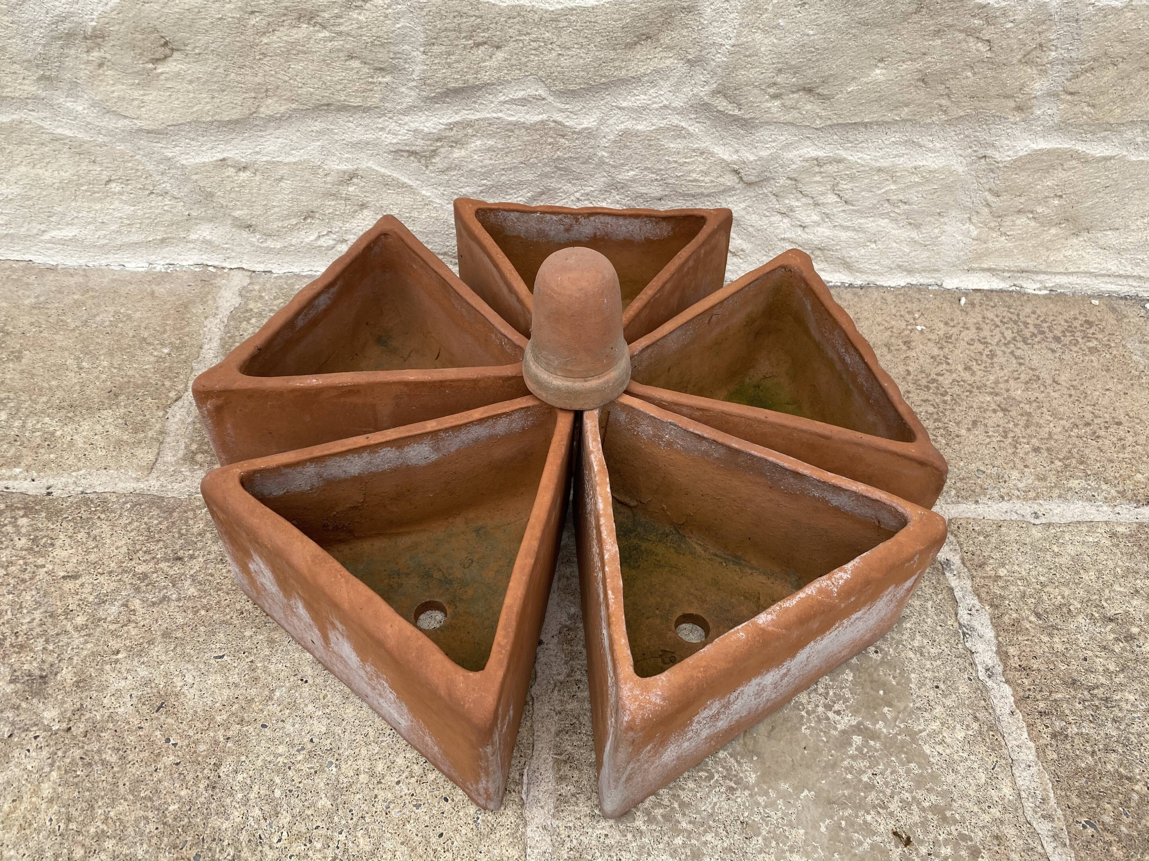 Set of 5 triangular pots for terracotta aromatics