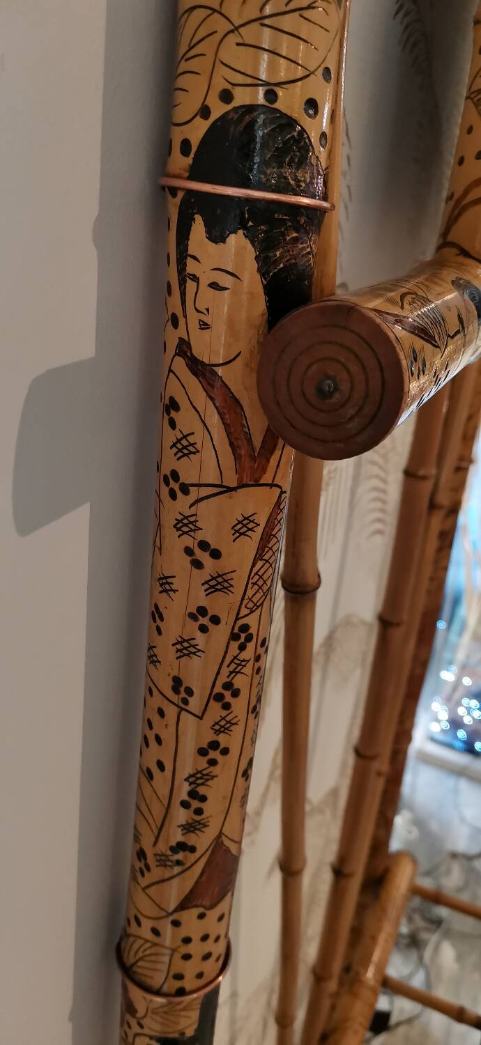 Bamboo wall-mounted locker