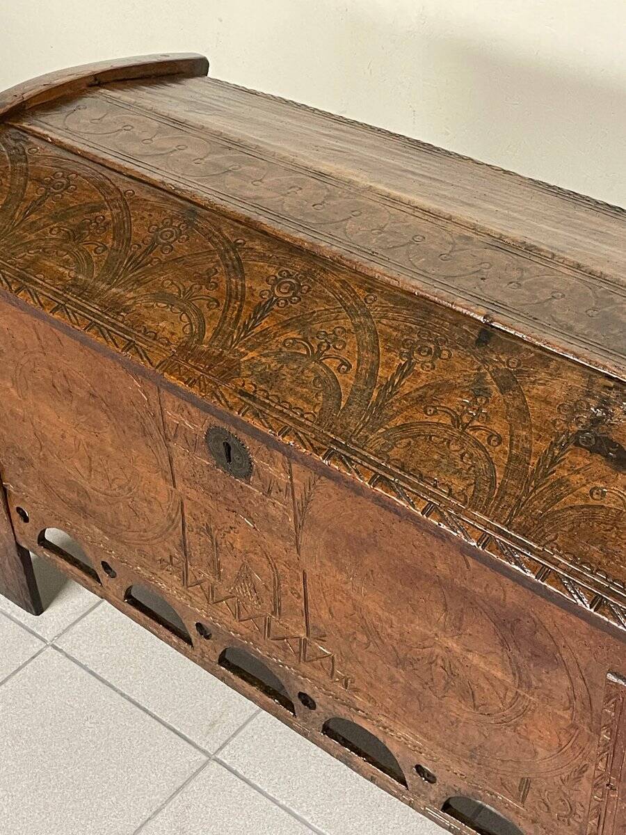Antique beech chest of drawers, 19th century