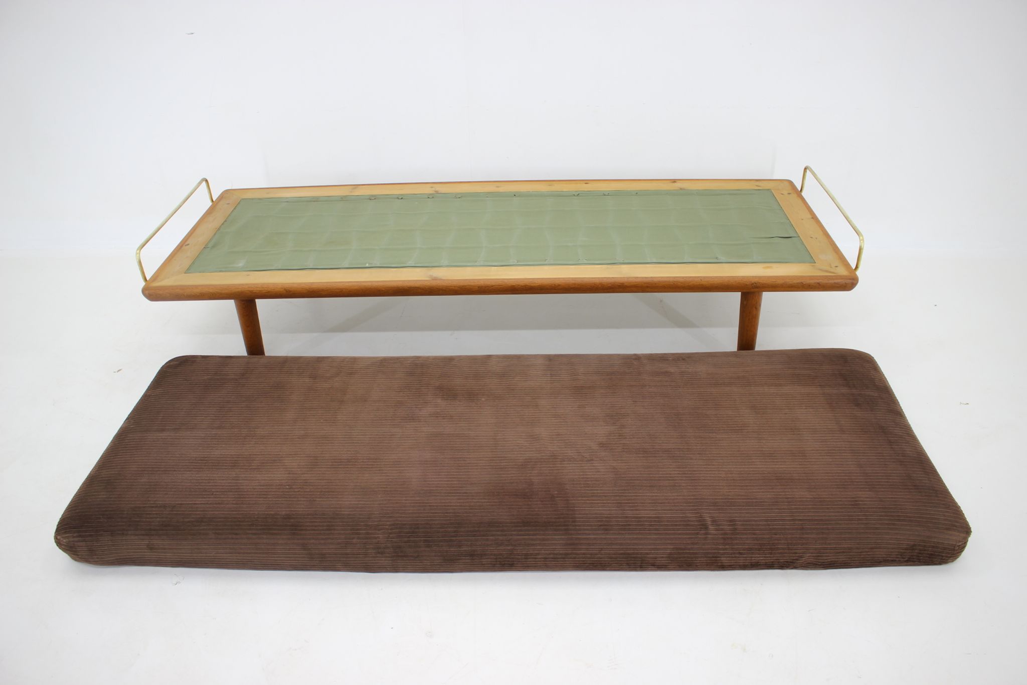 Daybed model GE19 by Hans J Wegner for Getema, Denmark, 1950