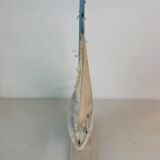 Bateau bleu et blanc